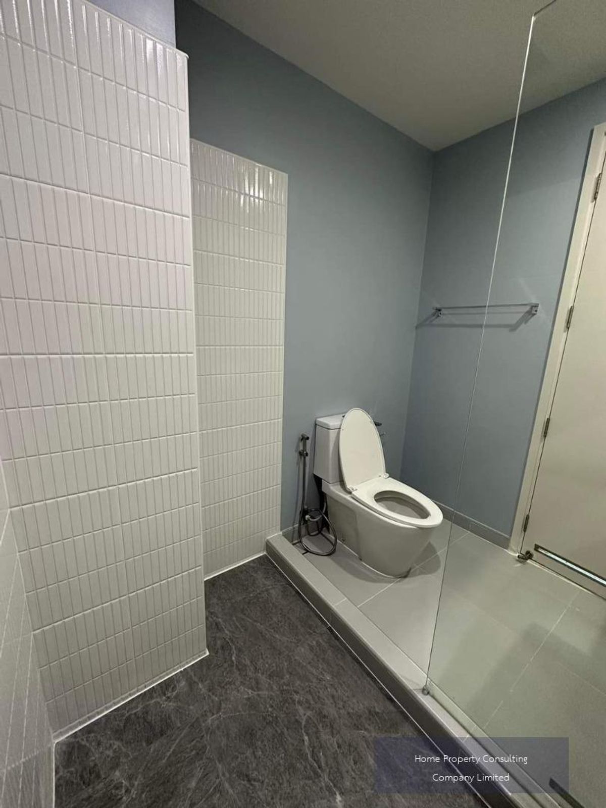 For SaleCondoOnnut, Udomsuk : Quick sale, cheap sales! The Room Sukhumvit 62, near BTS Punnawithi (14 m/1 minute), interested in negotiating @condobkk (with @) Code H33188