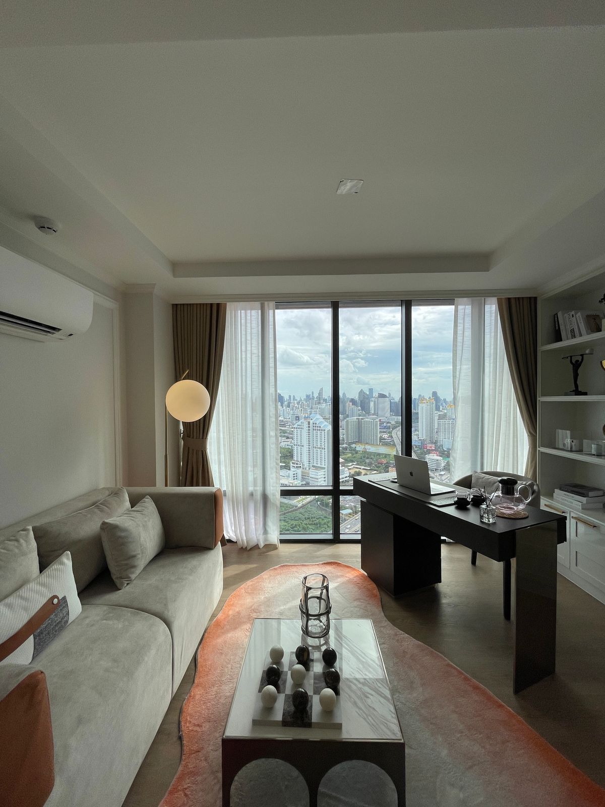 ขายคอนโดพระราม 9 เพชรบุรีตัดใหม่ RCA : ขายคอนโด แลนด์มาร์ค แอท เอ็มอาร์ทีเอ สเตชั่น: Penthouses 3 ห้องน้อน 3 ห้องน้ำ ตกแต่งครบพร้อมเข้าอยู่  นิยามใหม่ของการใช้ชีวิตใจกลางกรุงเทพฯ คอนโดมิเนียม Branded Residence โดย Cassia (Banyan Group) Mega Mixed-Use ใกล้ MRT สายสีส้ม เพียง 350 เมตร  