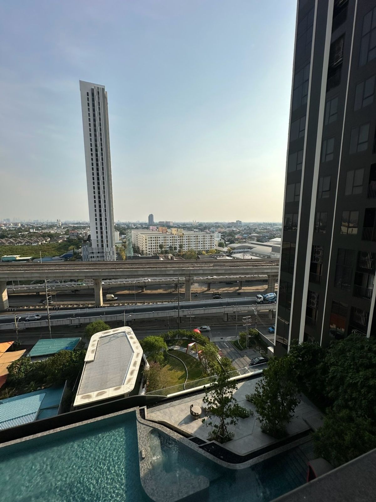 ขายคอนโด : ✨ ราคาพิเศษ !! origin plug & play nonthaburi station