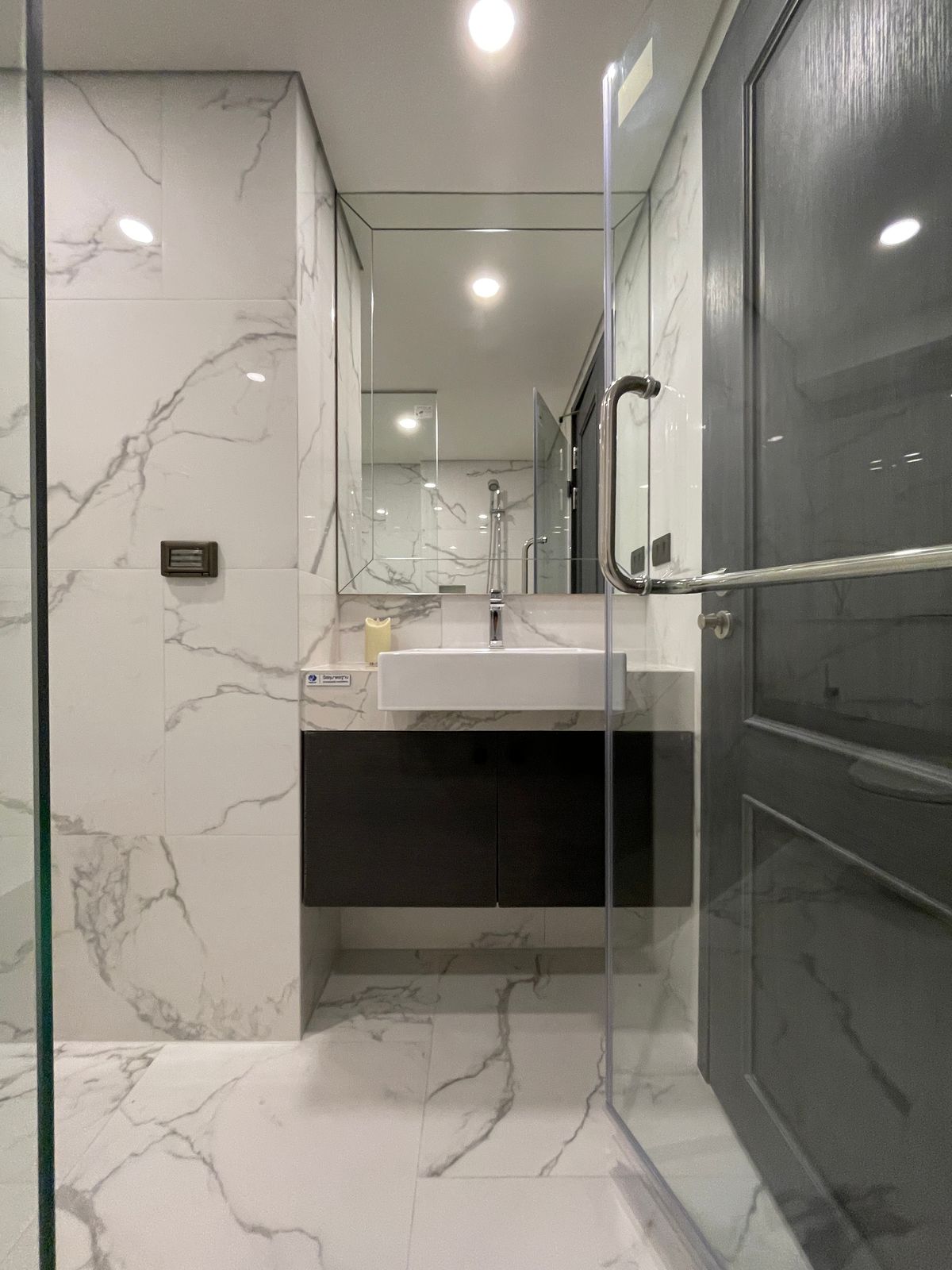 ขายคอนโดพระราม 9 เพชรบุรีตัดใหม่ RCA : ขายคอนโด แลนด์มาร์ค แอท เอ็มอาร์ทีเอ สเตชั่น: Penthouses 3 ห้องน้อน 3 ห้องน้ำ ตกแต่งครบพร้อมเข้าอยู่  นิยามใหม่ของการใช้ชีวิตใจกลางกรุงเทพฯ คอนโดมิเนียม Branded Residence โดย Cassia (Banyan Group) Mega Mixed-Use ใกล้ MRT สายสีส้ม เพียง 350 เมตร  