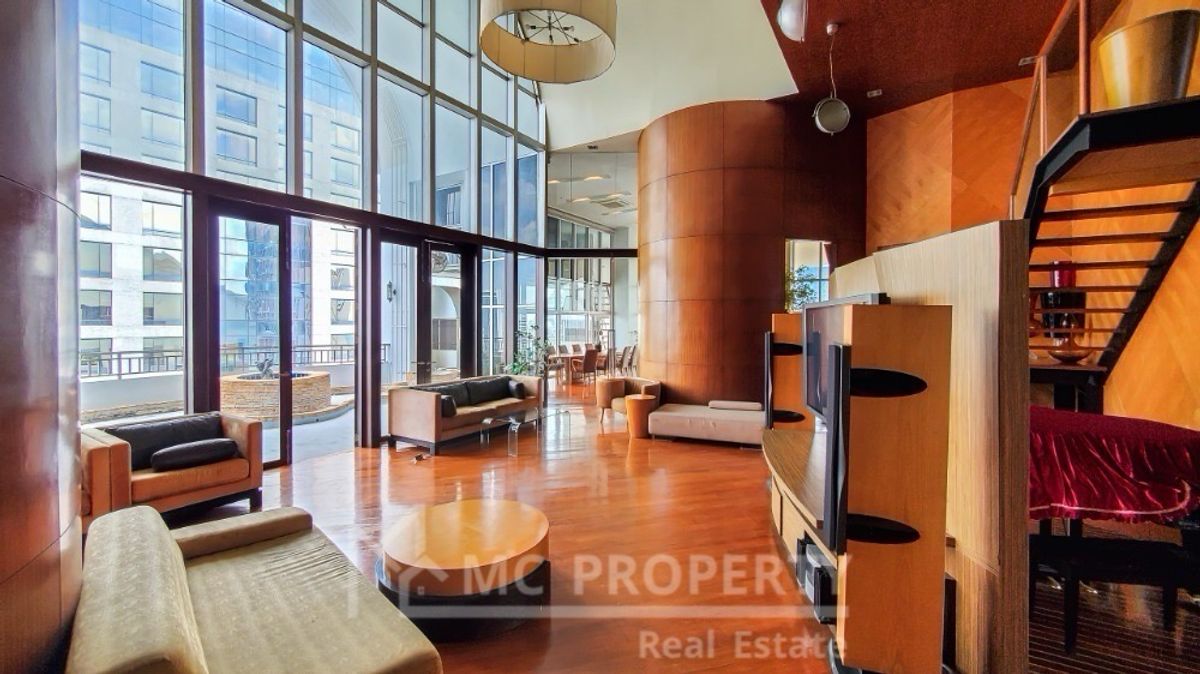 ขายคอนโดสาทร นราธิวาส : Sathorn Park Place เพื่อขายเพนต์เฮาส์จริงที่ Sathorn 4 ห้องนอน 1,400 ตารางเมตรขายได้เพียง 142MB โปรดติดต่อ 0816878954