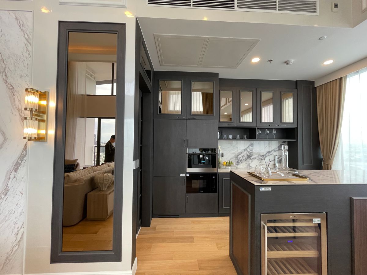 ขายคอนโดพระราม 9 เพชรบุรีตัดใหม่ RCA : ขายคอนโด แลนด์มาร์ค แอท เอ็มอาร์ทีเอ สเตชั่น: Penthouses 3 ห้องน้อน 3 ห้องน้ำ ตกแต่งครบพร้อมเข้าอยู่  นิยามใหม่ของการใช้ชีวิตใจกลางกรุงเทพฯ คอนโดมิเนียม Branded Residence โดย Cassia (Banyan Group) Mega Mixed-Use ใกล้ MRT สายสีส้ม เพียง 350 เมตร  