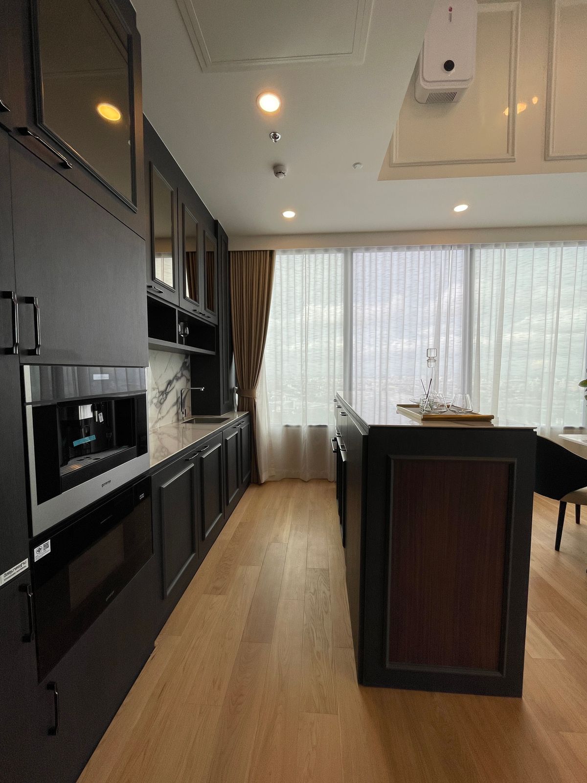 ขายคอนโดพระราม 9 เพชรบุรีตัดใหม่ RCA : ขายคอนโด แลนด์มาร์ค แอท เอ็มอาร์ทีเอ สเตชั่น: Penthouses 3 ห้องน้อน 3 ห้องน้ำ ตกแต่งครบพร้อมเข้าอยู่  นิยามใหม่ของการใช้ชีวิตใจกลางกรุงเทพฯ คอนโดมิเนียม Branded Residence โดย Cassia (Banyan Group) Mega Mixed-Use ใกล้ MRT สายสีส้ม เพียง 350 เมตร  