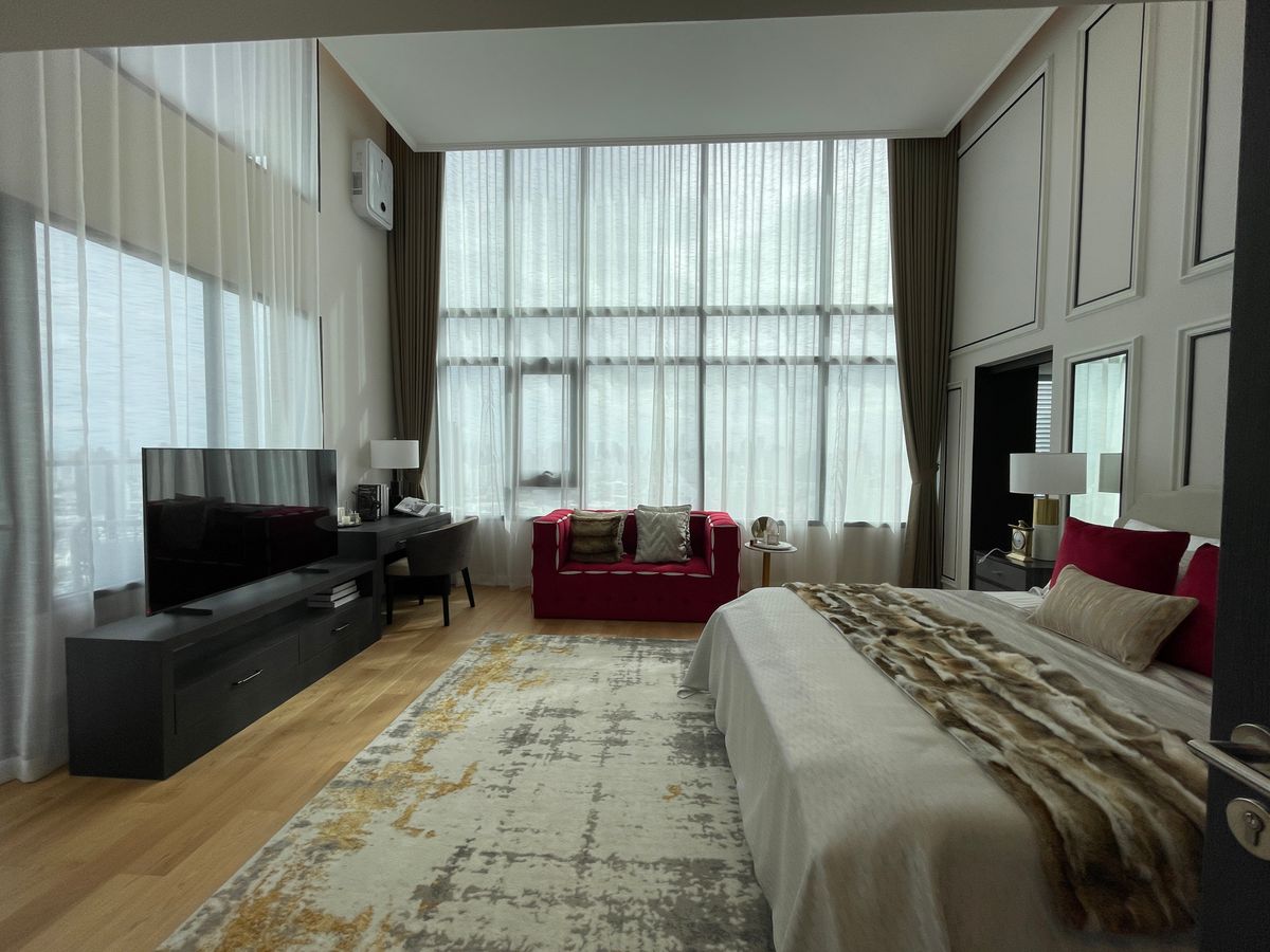 ขายคอนโดพระราม 9 เพชรบุรีตัดใหม่ RCA : ขายคอนโด แลนด์มาร์ค แอท เอ็มอาร์ทีเอ สเตชั่น: Penthouses 3 ห้องน้อน 3 ห้องน้ำ ตกแต่งครบพร้อมเข้าอยู่  นิยามใหม่ของการใช้ชีวิตใจกลางกรุงเทพฯ คอนโดมิเนียม Branded Residence โดย Cassia (Banyan Group) Mega Mixed-Use ใกล้ MRT สายสีส้ม เพียง 350 เมตร  