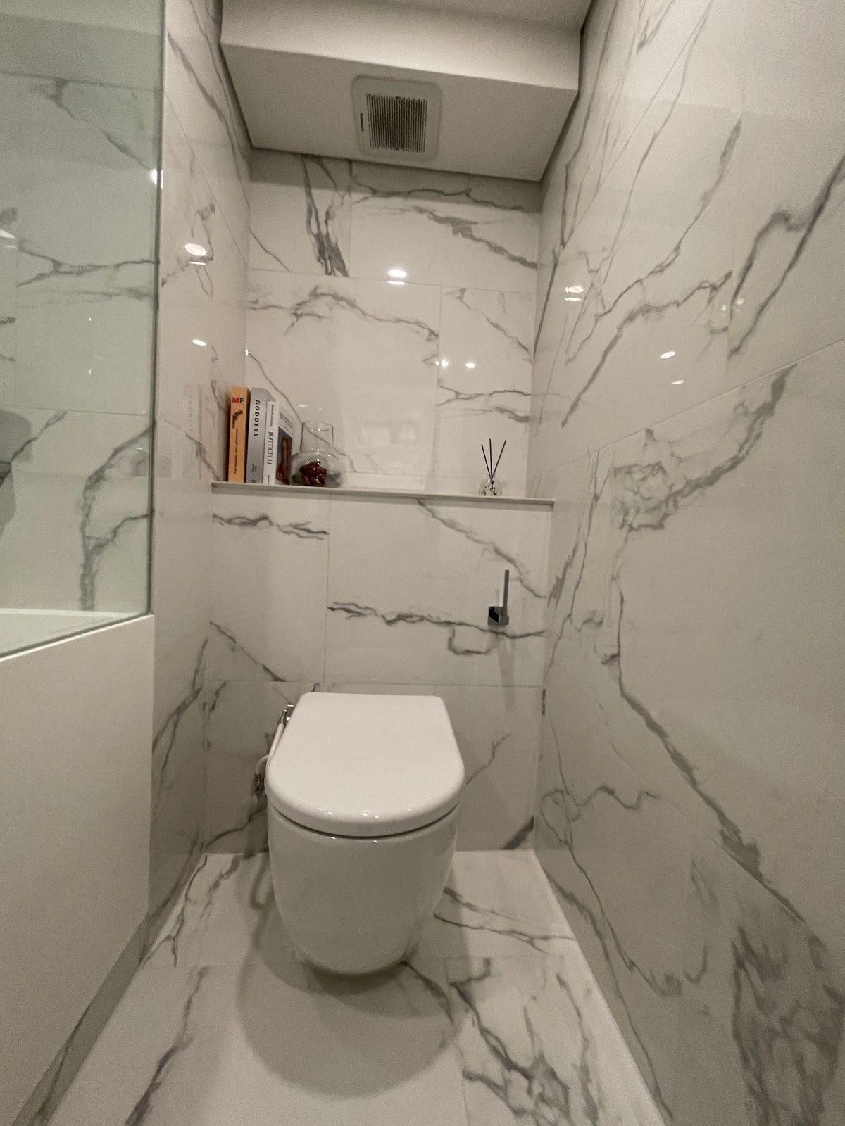 ขายคอนโดพระราม 9 เพชรบุรีตัดใหม่ RCA : ขายคอนโด แลนด์มาร์ค แอท เอ็มอาร์ทีเอ สเตชั่น: Penthouses 3 ห้องน้อน 3 ห้องน้ำ ตกแต่งครบพร้อมเข้าอยู่  นิยามใหม่ของการใช้ชีวิตใจกลางกรุงเทพฯ คอนโดมิเนียม Branded Residence โดย Cassia (Banyan Group) Mega Mixed-Use ใกล้ MRT สายสีส้ม เพียง 350 เมตร  