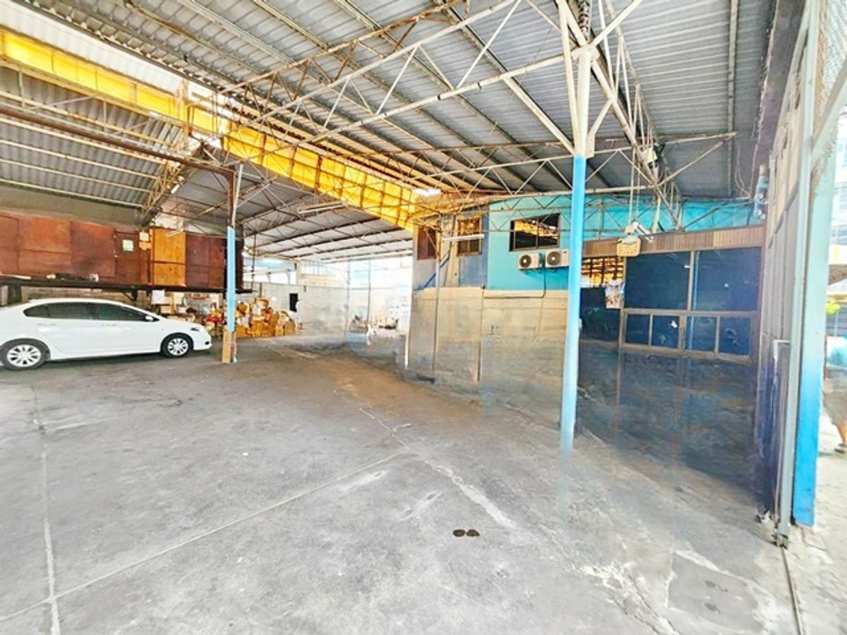 ให้เช่าโกดังเยาวราช บางลำพู : เจริญกรุง 25-35 ตลาดน้อย ท่าเรือข้ามฟากสี่พระยา MRTหัวลำโพง360ม. ให้เช่าโกดัง ย่านกลางเมือง สัมพันธวงศ์ 196 ตรว. 782 ตรม. 4นอน แอร์ 1ตัว