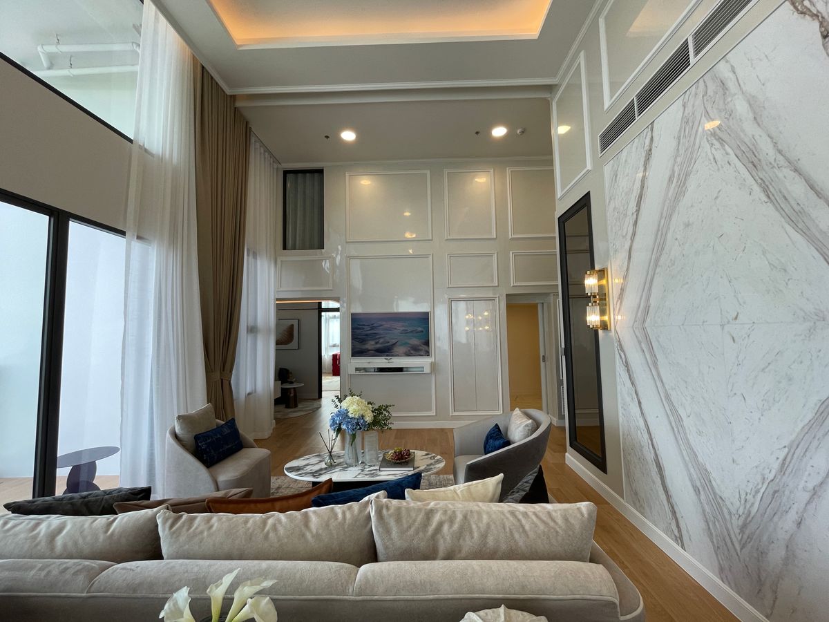 ขายคอนโดพระราม 9 เพชรบุรีตัดใหม่ RCA : ขายคอนโด แลนด์มาร์ค แอท เอ็มอาร์ทีเอ สเตชั่น: Penthouses 3 ห้องน้อน 3 ห้องน้ำ ตกแต่งครบพร้อมเข้าอยู่  นิยามใหม่ของการใช้ชีวิตใจกลางกรุงเทพฯ คอนโดมิเนียม Branded Residence โดย Cassia (Banyan Group) Mega Mixed-Use ใกล้ MRT สายสีส้ม เพียง 350 เมตร  