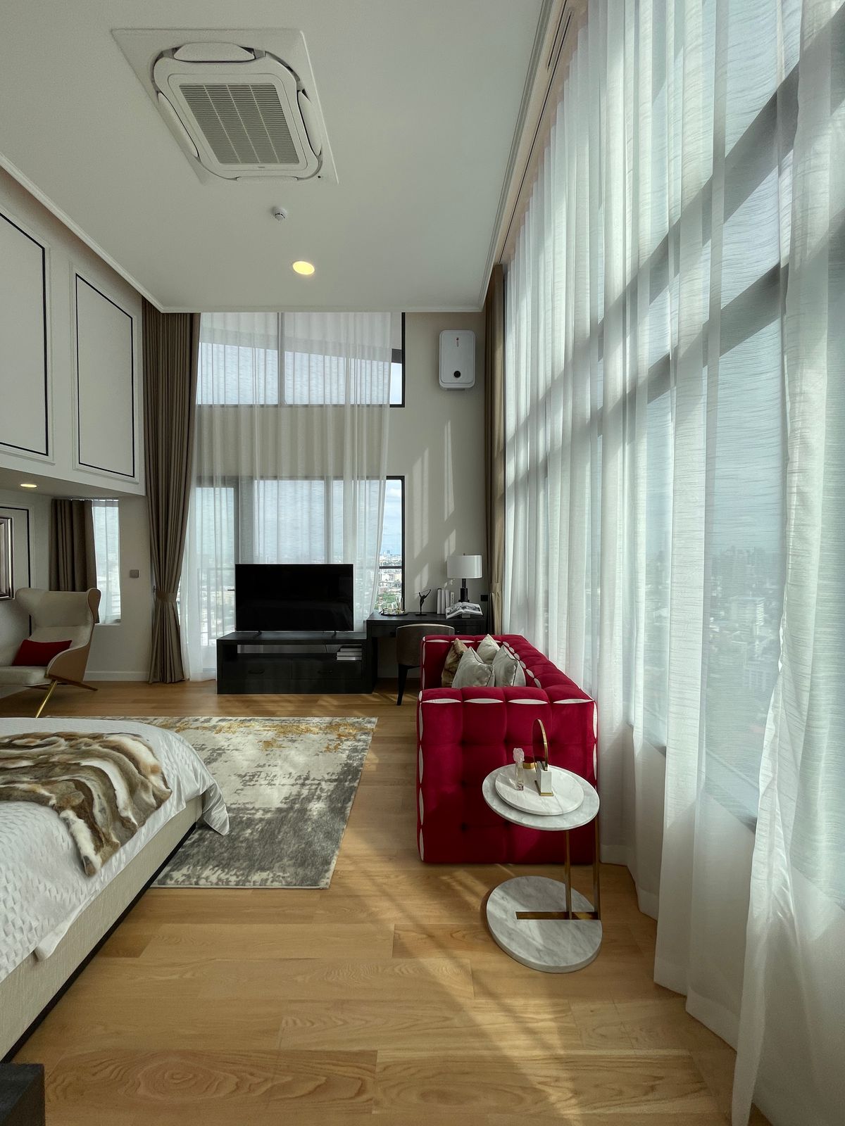 ขายคอนโดพระราม 9 เพชรบุรีตัดใหม่ RCA : ขายคอนโด แลนด์มาร์ค แอท เอ็มอาร์ทีเอ สเตชั่น: Penthouses 3 ห้องน้อน 3 ห้องน้ำ ตกแต่งครบพร้อมเข้าอยู่  นิยามใหม่ของการใช้ชีวิตใจกลางกรุงเทพฯ คอนโดมิเนียม Branded Residence โดย Cassia (Banyan Group) Mega Mixed-Use ใกล้ MRT สายสีส้ม เพียง 350 เมตร  