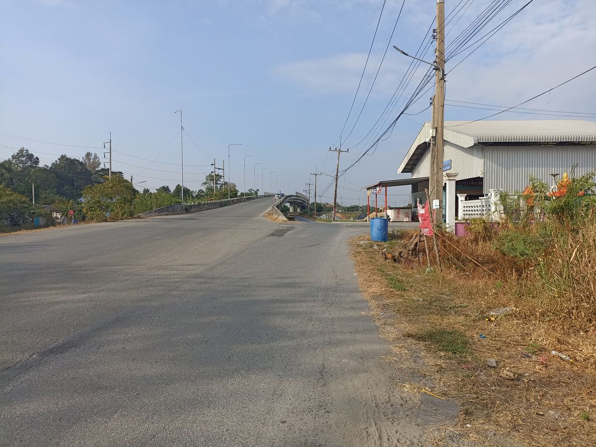 ขายที่ดินปทุมธานี รังสิต ธรรมศาสตร์ : ที่ดิน 10 ไร่ 1 งาน 61 ตรว.ติดถนนใกล้ทางด่วนบางพูน