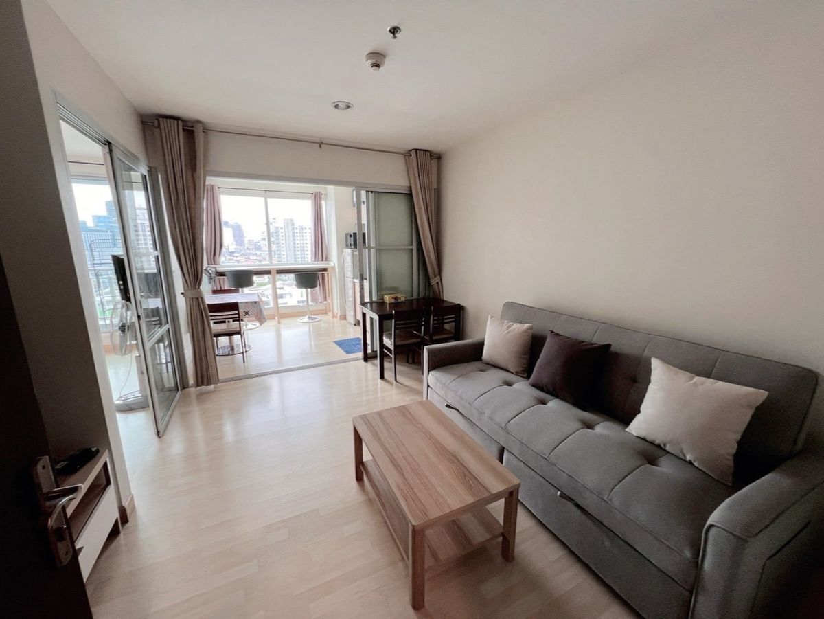 ให้เช่าคอนโดรัชดา ห้วยขวาง : For Rent Rhythm Ratchada 45 Sqm. 17,000/Month (0956568924 กุ๊ก)