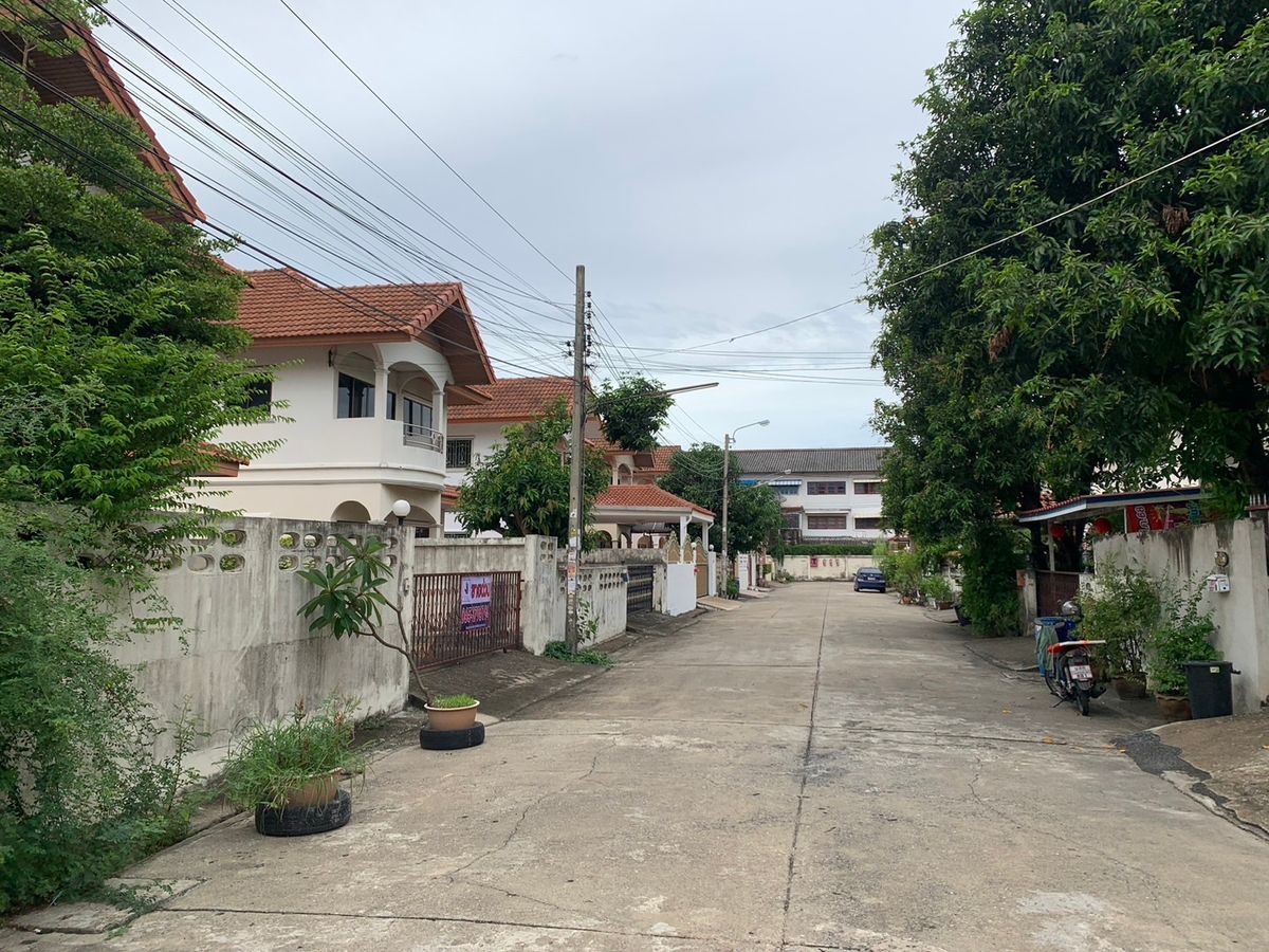 For SaleHouseBang kae, Phetkasem : The cheapest detached house in the project, good location, convenient to travel near the department stores and schools.