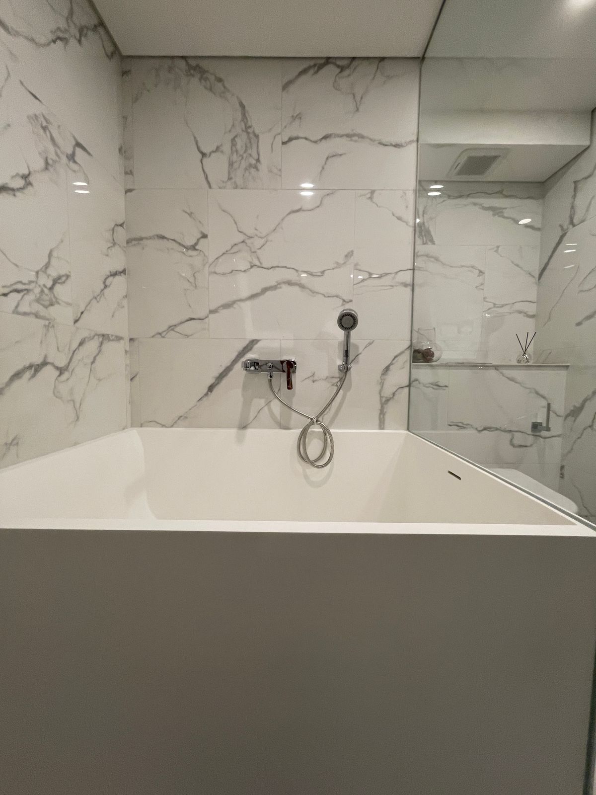 ขายคอนโดพระราม 9 เพชรบุรีตัดใหม่ RCA : ขายคอนโด แลนด์มาร์ค แอท เอ็มอาร์ทีเอ สเตชั่น: Penthouses 3 ห้องน้อน 3 ห้องน้ำ ตกแต่งครบพร้อมเข้าอยู่  นิยามใหม่ของการใช้ชีวิตใจกลางกรุงเทพฯ คอนโดมิเนียม Branded Residence โดย Cassia (Banyan Group) Mega Mixed-Use ใกล้ MRT สายสีส้ม เพียง 350 เมตร  