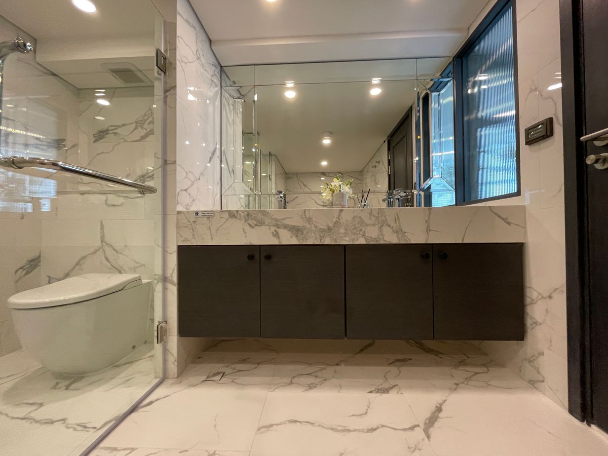 ขายคอนโดพระราม 9 เพชรบุรีตัดใหม่ RCA : ขายคอนโด แลนด์มาร์ค แอท เอ็มอาร์ทีเอ สเตชั่น: Penthouses 3 ห้องน้อน 3 ห้องน้ำ ตกแต่งครบพร้อมเข้าอยู่  นิยามใหม่ของการใช้ชีวิตใจกลางกรุงเทพฯ คอนโดมิเนียม Branded Residence โดย Cassia (Banyan Group) Mega Mixed-Use ใกล้ MRT สายสีส้ม เพียง 350 เมตร  