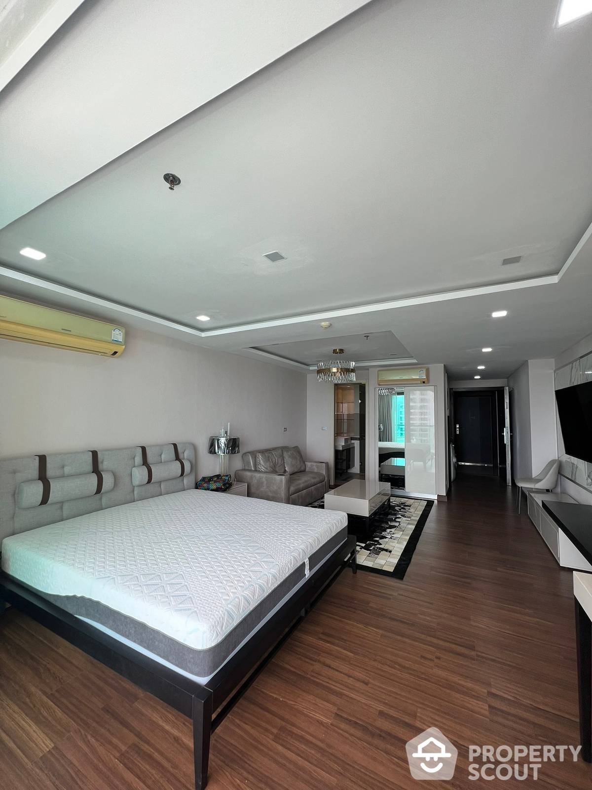 ขายคอนโด : คอนโด 1-ห้องนอน ที่ วงศ์อมาตย์ ทาวเวอร์ คอนโดมิเนียม ใกล้ ปราสาทสัจธรรม