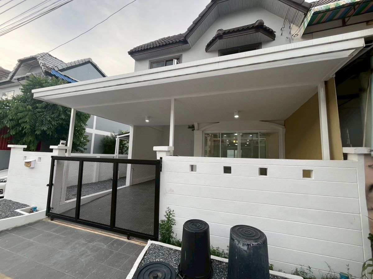 ขายทาวน์โฮมนนทบุรี บางใหญ่ บางบัวทอง : หมู่บ้านมนรดา2 ถนนบางกรวยไทรน้อย ต.บางบัวทอง อ.บางบัวทอง จ.นนทบุรี