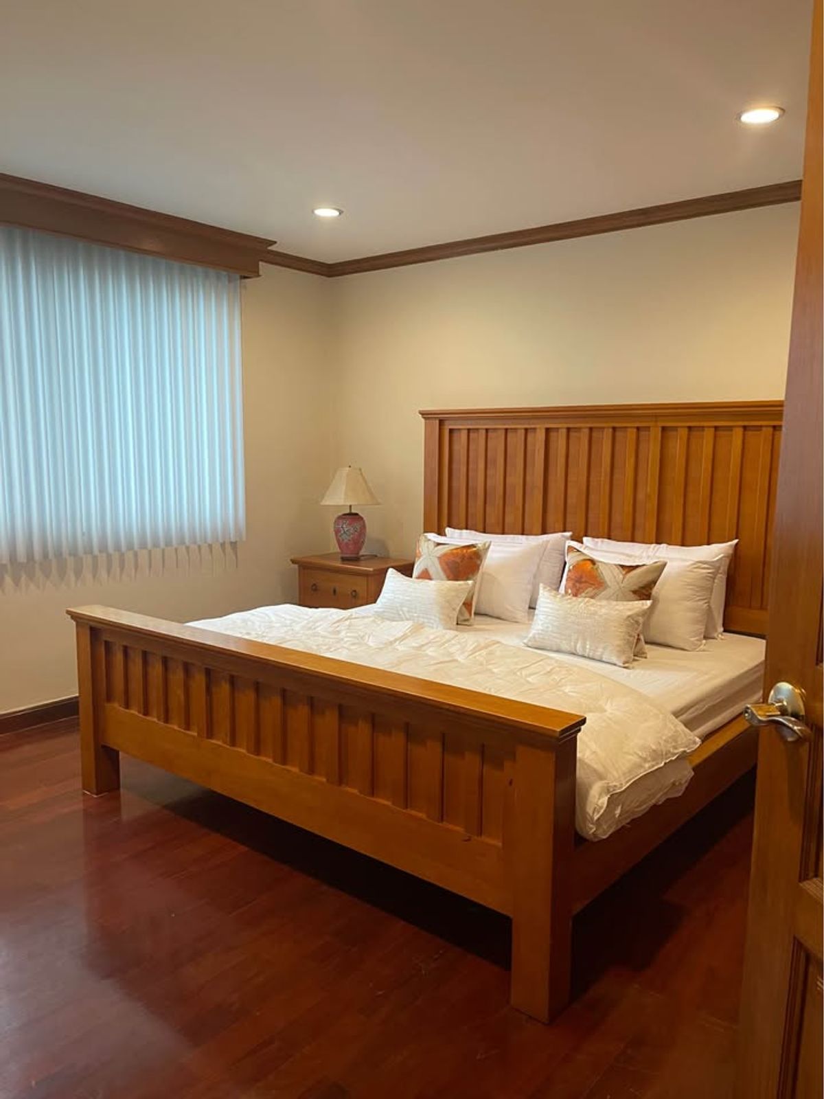 ให้เช่าคอนโดวิทยุ ชิดลม หลังสวน : ให้เช่า Park Ploenchit Sukhumvit Soi 1, large bedroom, cozy in City, BTS Ploenchit 