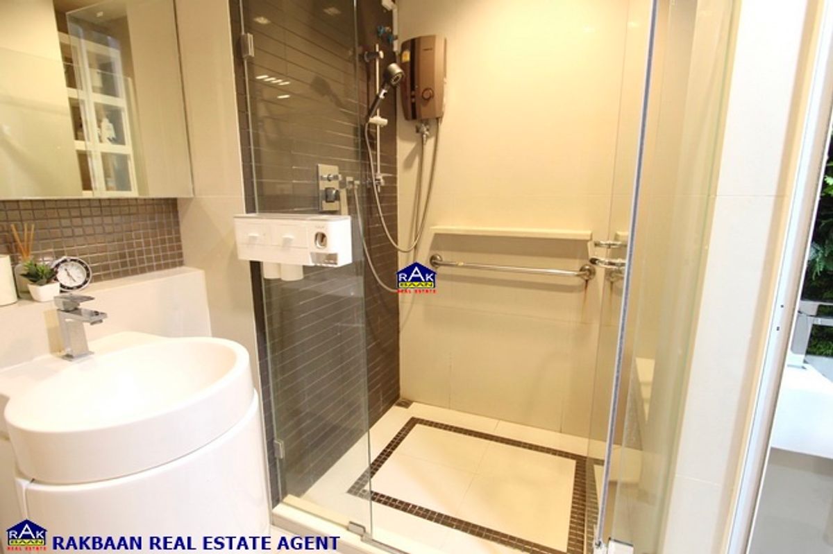 For SaleCondoSapankwai,Jatujak : Condo for sale, Rythum, Phahon-Ari Rhythm, PHAL-ARI, Floor 12A 35.68 sq.m., 1 bedroom, 1 bathroom, full room in front of a beautiful garden.