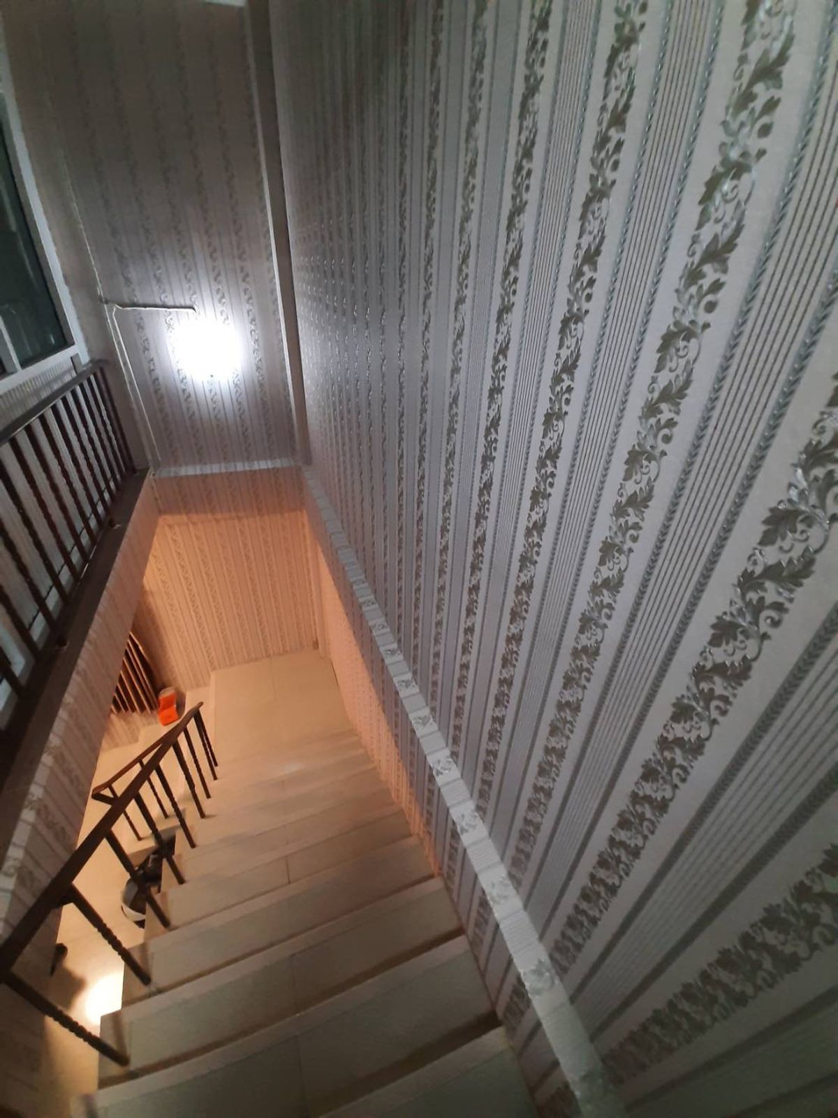 For SaleShop HousePinklao, Charansanitwong : Selling a Bangkok Noi commercial building, 27.2 square wah, 4.5 layers, suitable for office and residence. Worth the investment