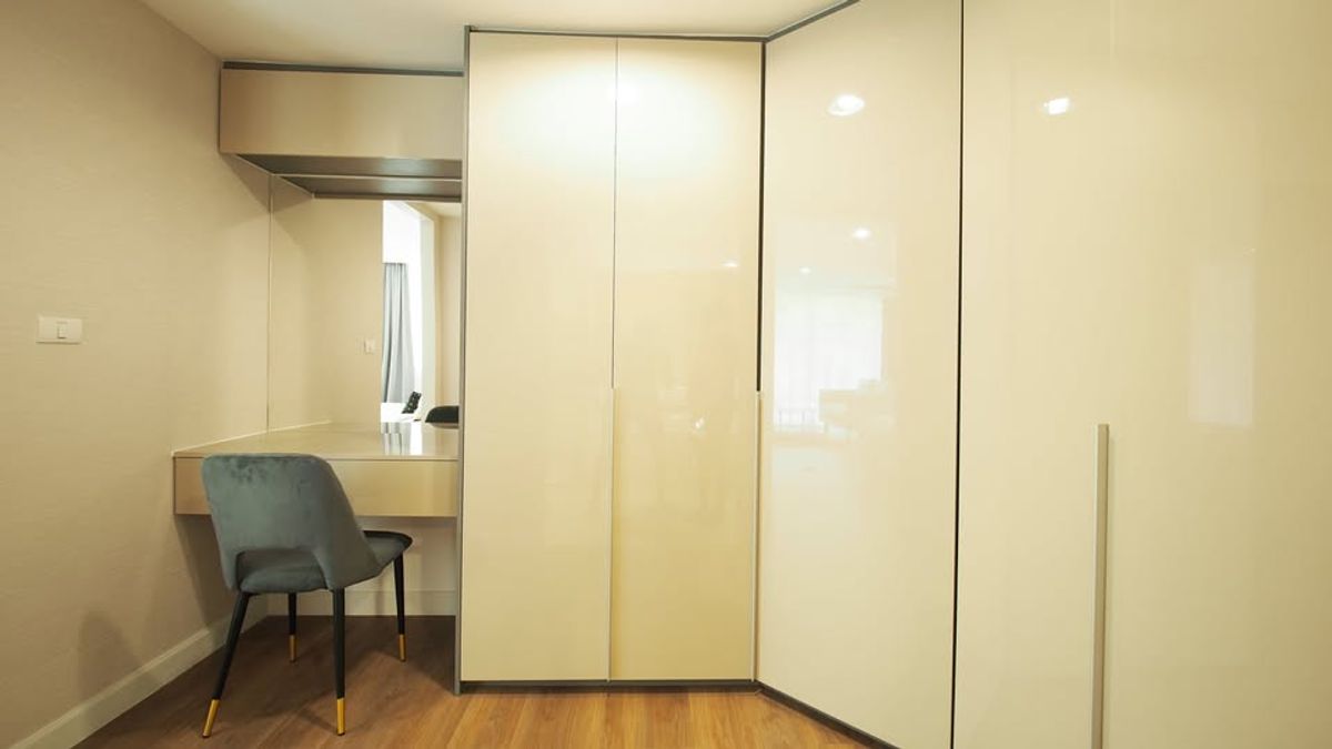 For RentCondoWongwianyai, Charoennakor : The Fine @ River Condo is convenient to travel near the BTS Skytrain. There is a beautiful room shuttle. Ready to stay immediately