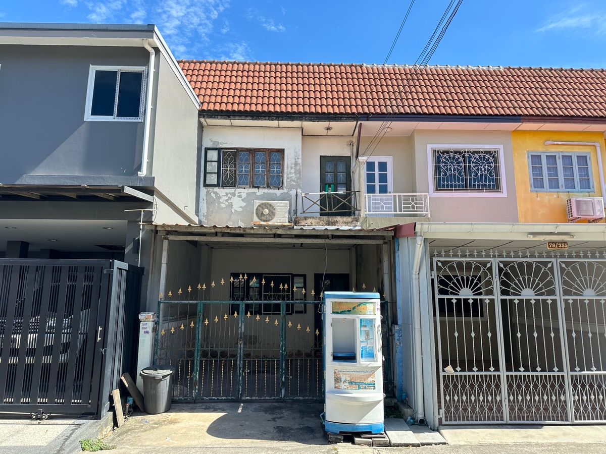 ขายทาวน์โฮมนนทบุรี บางใหญ่ บางบัวทอง : 📢 ขาย ทาวน์เฮ้าส์ หมู่บ้านบัวทอง 4 🛠 เหมาะกับการซื้อเพื่อลงทุนรีโนเวท 💸 ราคา 999,999 ล้าน ใกล้ 🚇 MRT ตลาดบางใหญ่