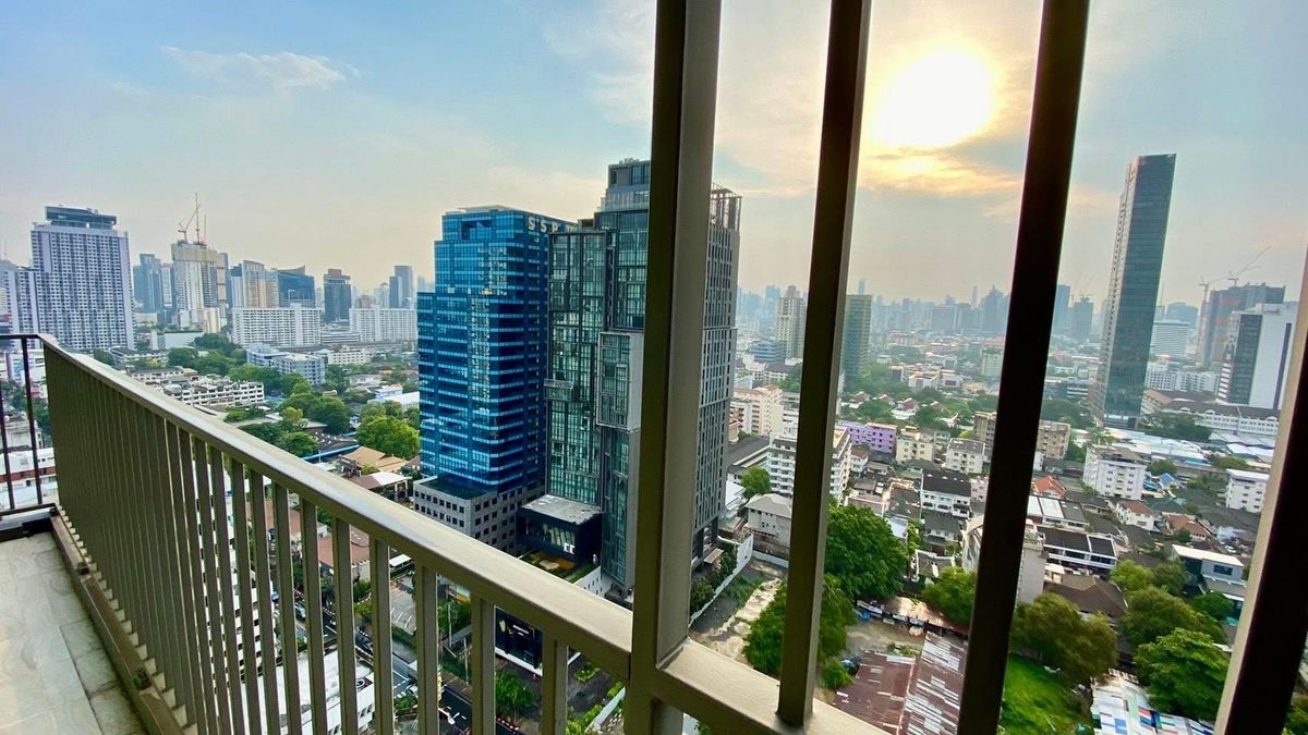 ให้เช่าคอนโดสุขุมวิท อโศก ทองหล่อ : ✨คอนโดพร้อมอยู่ “𝐂 𝐄𝐤𝐤𝐚𝐦𝐚𝐢“ ทำเลดี วิวสูง เฟอร์ครบ วิวเมืองโล่ง🏢