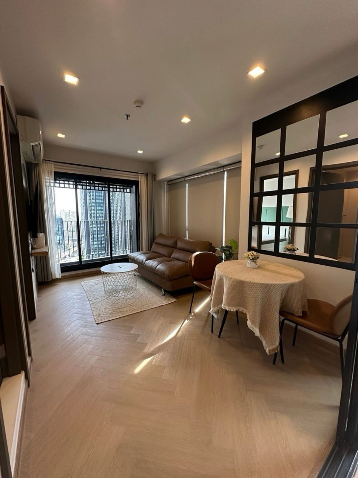 ให้เช่าคอนโดลาดพร้าว เซ็นทรัลลาดพร้าว : 🏡โครงการ : life ladprao valley 
•ขนาด 36 ตร.ม 
•ชั้น 28
•ราคาเช่า : 25,000.-/เดือน
