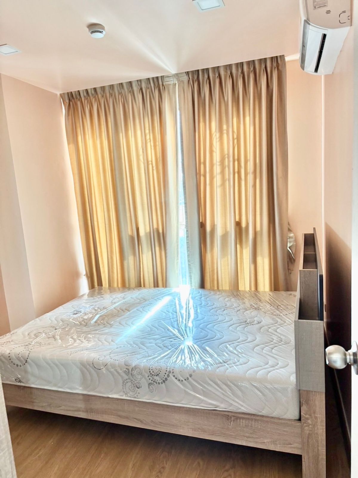 ขายคอนโดอ่อนนุช อุดมสุข : 🏙️ขายคอนโด Low-rise ราคาสุดคุ้ม! ใจกลางสุขุมวิท! พร้อมอยู่! The Light New York สุขุมวิท 62/64 ใกล้ BTS ปุณณวิถี บางจาก อ่อนนุช อุดมสุข บางนา ใกล้ ทรู ดิจิทัล พาร์ค เดินทางสะดวกทั้ง รถไฟฟ้าและทางด่วน มี รถรับ-ส่งฟรี ถึงสถานี BTS เหมาะซื้ออยู่เอง / ลงทุน