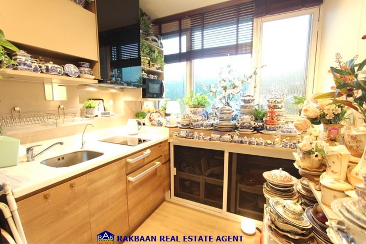 For SaleCondoSapankwai,Jatujak : Condo for sale, Rythum, Phahon-Ari Rhythm, PHAL-ARI, Floor 12A 35.68 sq.m., 1 bedroom, 1 bathroom, full room in front of a beautiful garden.