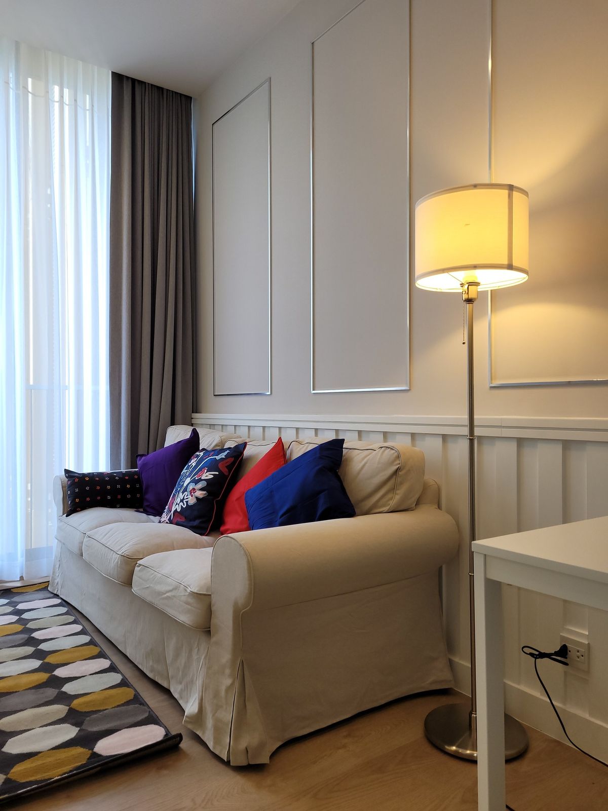 For SaleCondoSukhumvit, Asoke, Thonglor : NOBLE BE19 Condo is convenient to travel near BTS Skytrain. There is a beautiful room shuttle, complete furniture !!