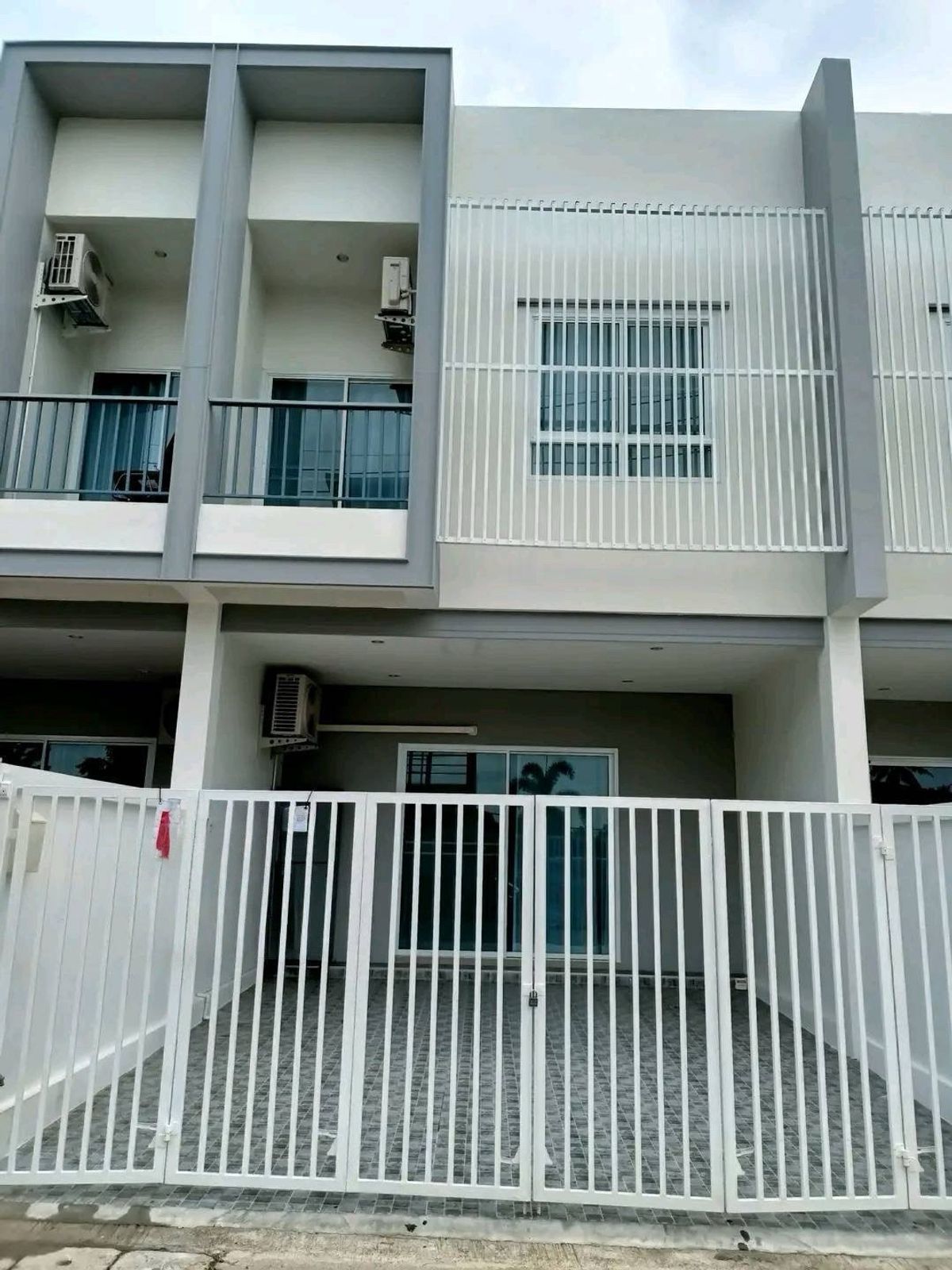 ให้เช่าบ้านภูเก็ต : ให้เช่า  Townhouse in Soi Big Buddha