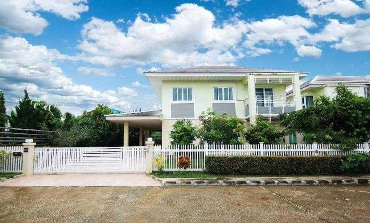 ให้เช่าบ้านเชียงใหม่ : บ้านสวยในโครงการให้เช่า เดือนละ 40,000 บาท เดินทางเพียง 10 นาทีถึงม.เชียงใหม่ No.8H014