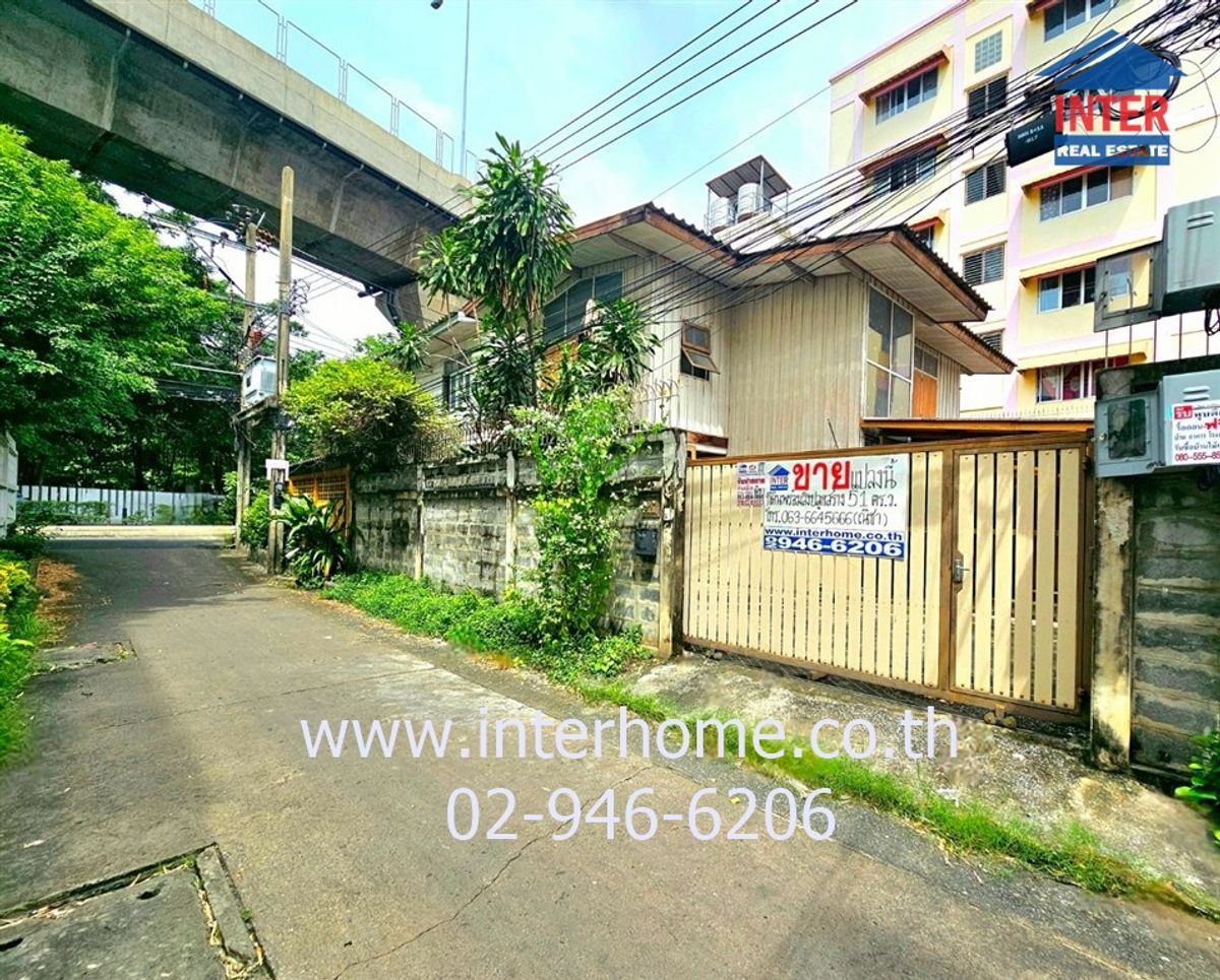 ขายที่ดินราชเทวี พญาไท : ที่ดิน + บ้านเดี่ยว 2 ชั้น 51 ตร.ว. ที่ดิน + บ้านเดี่ยว ใกล้อนุสาวรีย์ชัยสมรภูมิ ใกล้ซอยหมอเหล็ง ซอยดินแดง2 (ซอยรัชฏภัณฑ์) เขตราชเทวี กรุงเทพมหานคร