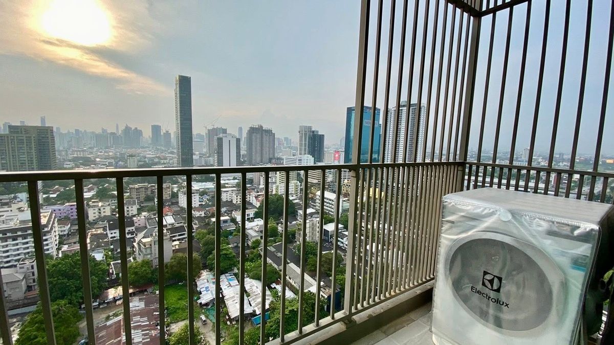 ให้เช่าคอนโดสุขุมวิท อโศก ทองหล่อ : ✨คอนโดพร้อมอยู่ “𝐂 𝐄𝐤𝐤𝐚𝐦𝐚𝐢“ ทำเลดี วิวสูง เฟอร์ครบ วิวเมืองโล่ง🏢