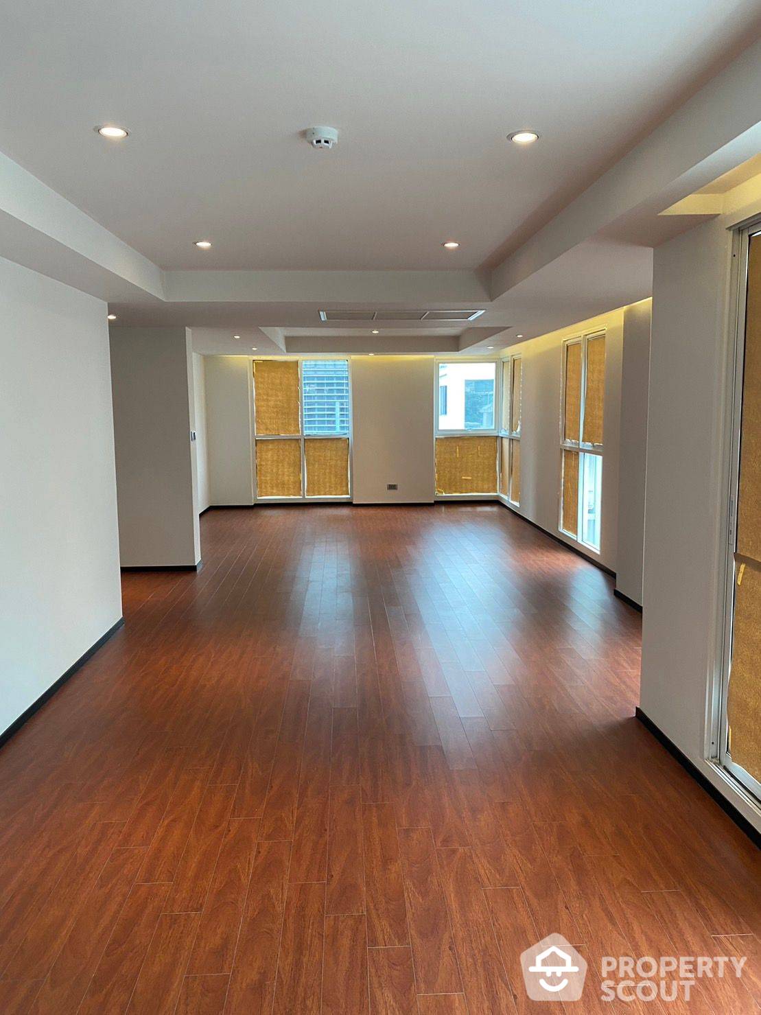 For SaleCondoWitthayu, Chidlom, Langsuan, Ploenchit : 4-BR Condo at The Private Residence Rajdamri near BTS Ratchadamri
