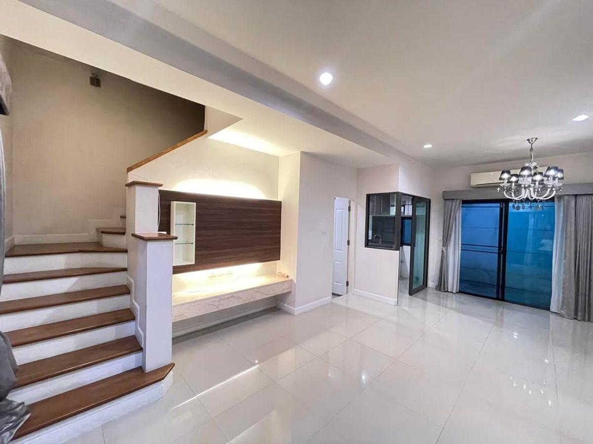 ขายทาวน์โฮมพัฒนาการ ศรีนครินทร์ : เดอะ เมทโทร พัฒนาการ - ศรีนครินทร์ / 3 ห้องนอน (ขาย), The Metro Pattanakarn - Srinakarin / 3 Bedrooms (FOR SALE) FON155