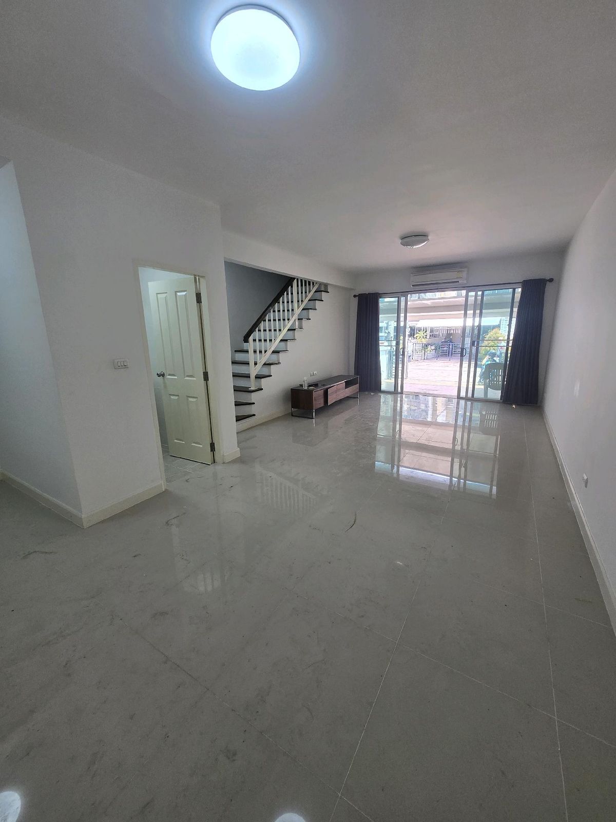 For SaleTownhomeRathburana, Suksawat : For sale: 3-storey townhouse, Town Avenue Village, Phutthabucha, empty house, good condition, free curtains for the whole house, add a little more decoration to your liking, ready to move in.