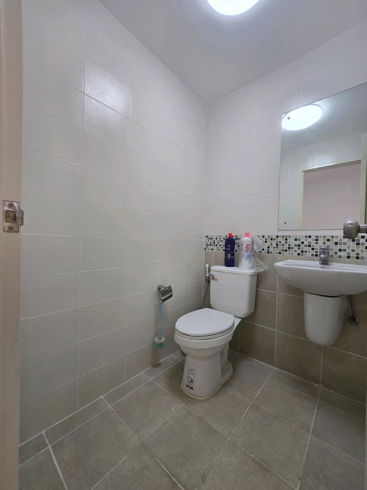 For SaleTownhomeRathburana, Suksawat : For sale: 3-storey townhouse, Town Avenue Village, Phutthabucha, empty house, good condition, free curtains for the whole house, add a little more decoration to your liking, ready to move in.