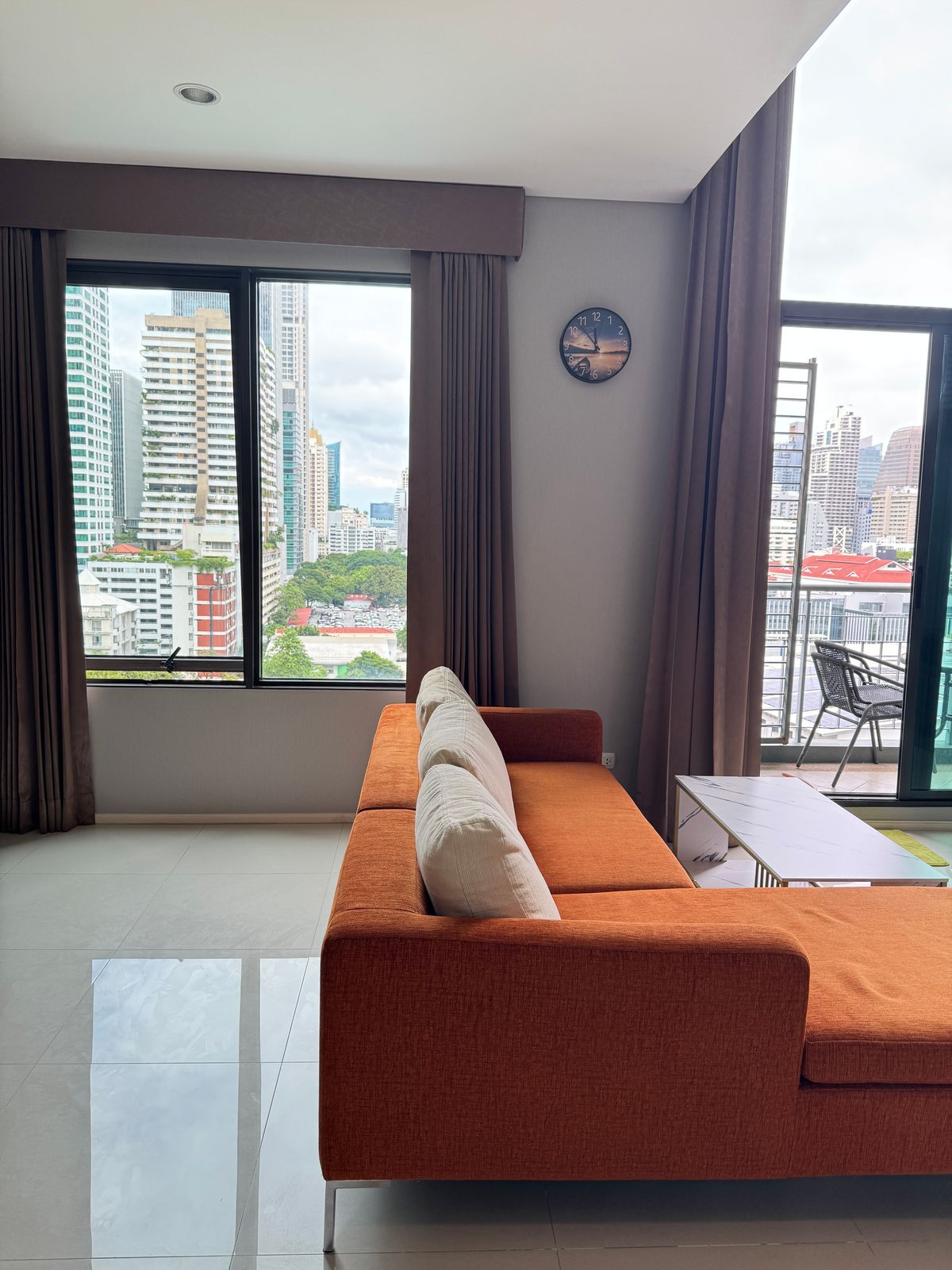 ให้เช่าคอนโดสุขุมวิท อโศก ทองหล่อ : Repair Already { FOR RENT } 1 BEDROOM 2 BATHROOM DUPLEX 80 SQ.M   FULLY FURNITURE  READY TO MOVE