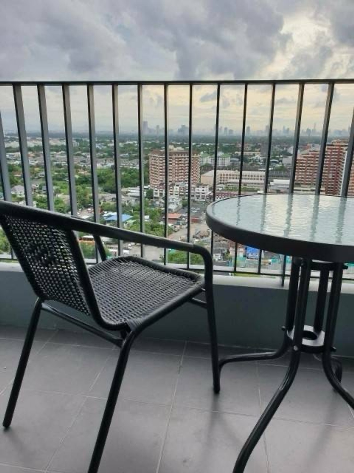 For RentCondoBangna, Bearing, Lasalle : Rent a 2 bedroom room, 1 bathroom, pool view