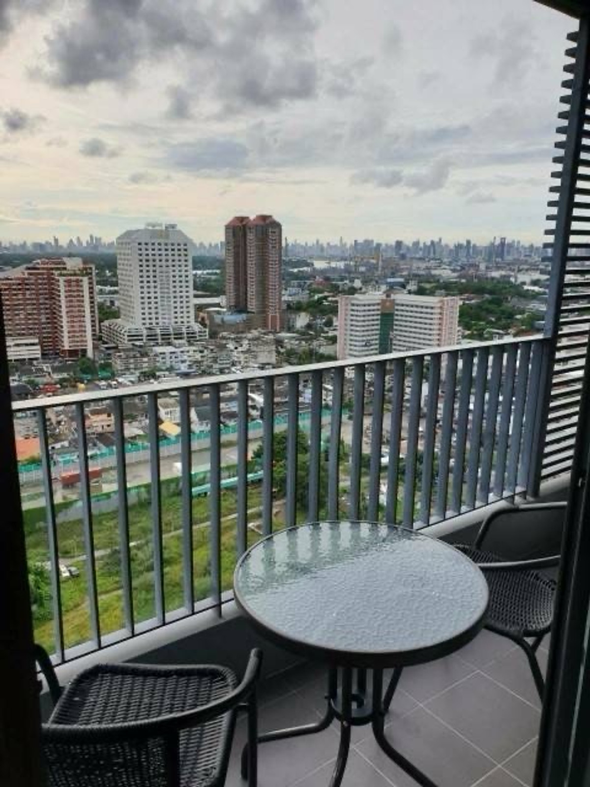 For RentCondoBangna, Bearing, Lasalle : Rent a 2 bedroom room, 1 bathroom, pool view