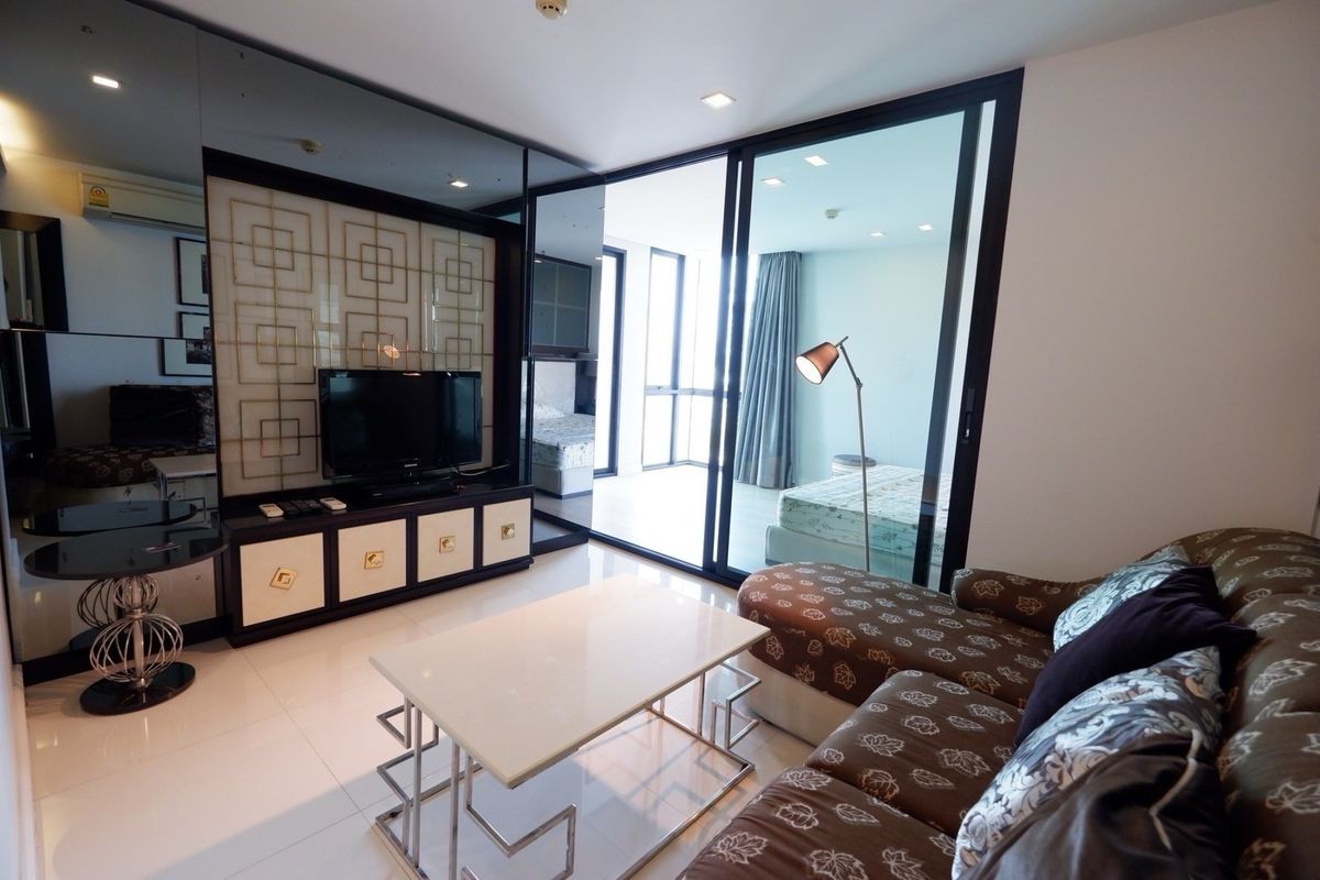 For RentCondoWitthayu, Chidlom, Langsuan, Ploenchit : Rent a Socio Ruamrudee, good location in the heart of the city.
