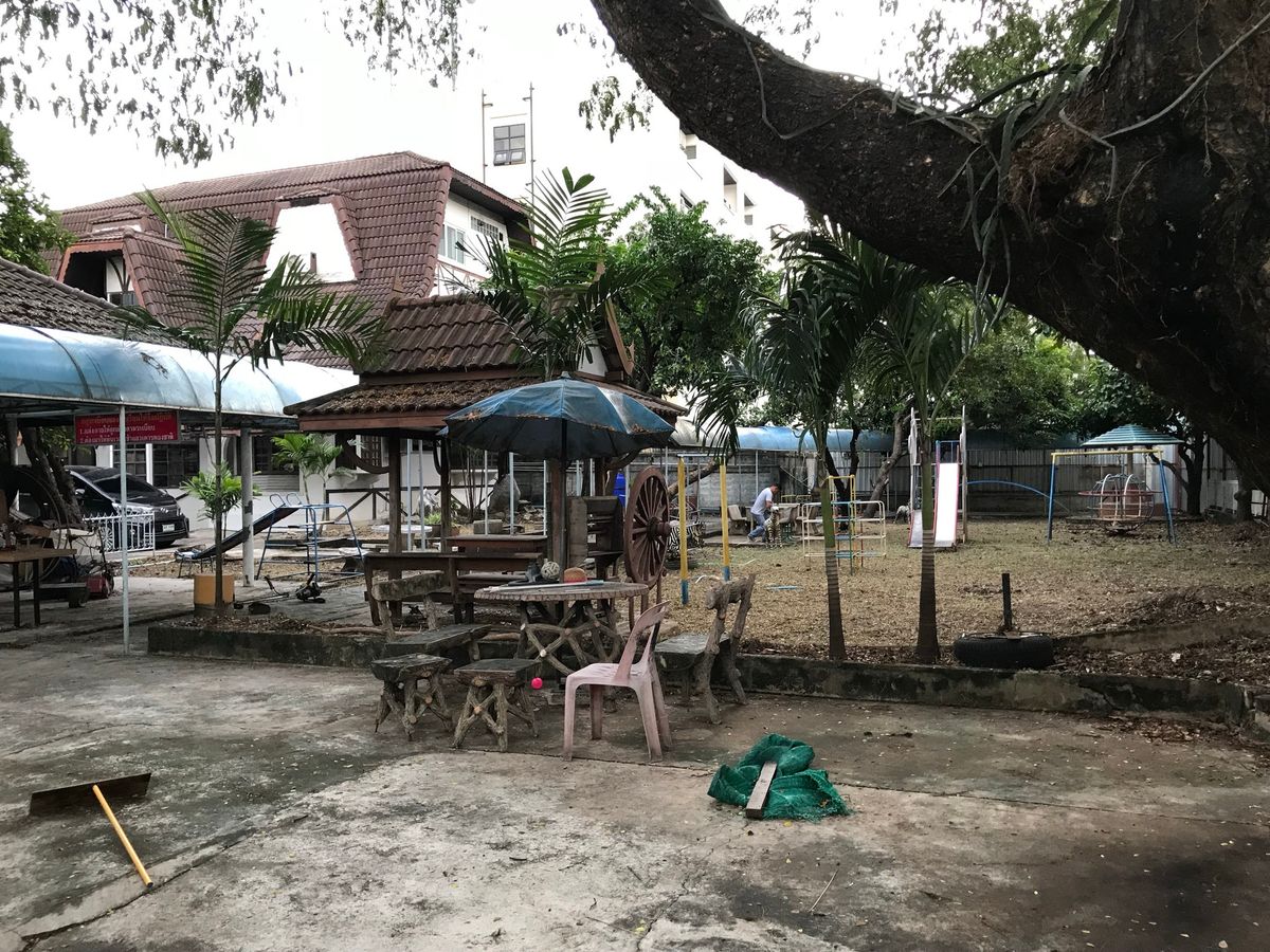 ให้เช่าร้านค้า/ตลาดนัดลาดพร้าว เซ็นทรัลลาดพร้าว : พื้นที่ให้เช่าใกล้รถไฟฟ้าสายสีเหลือง