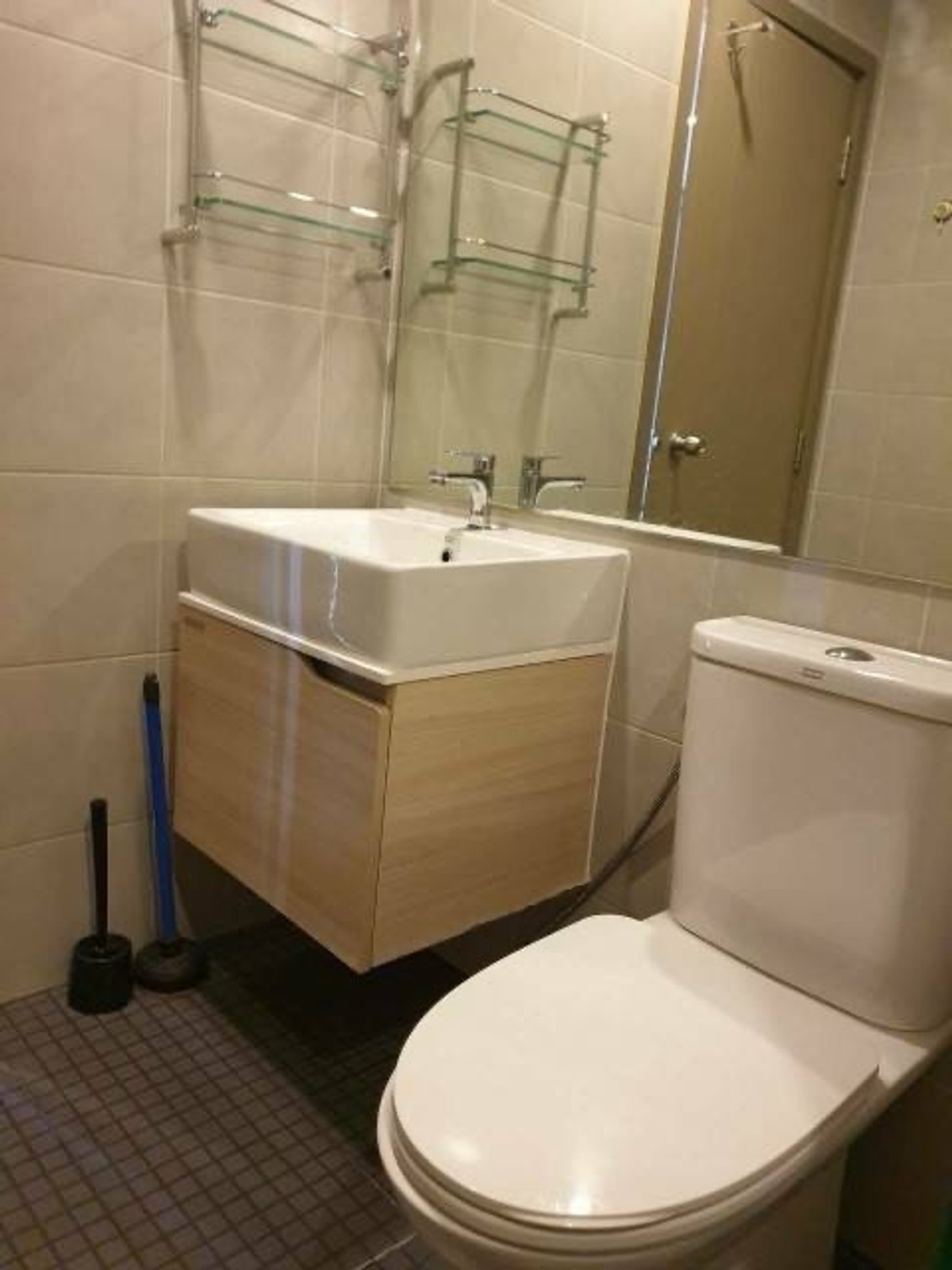 For RentCondoBangna, Bearing, Lasalle : Rent a 2 bedroom room, 1 bathroom, pool view