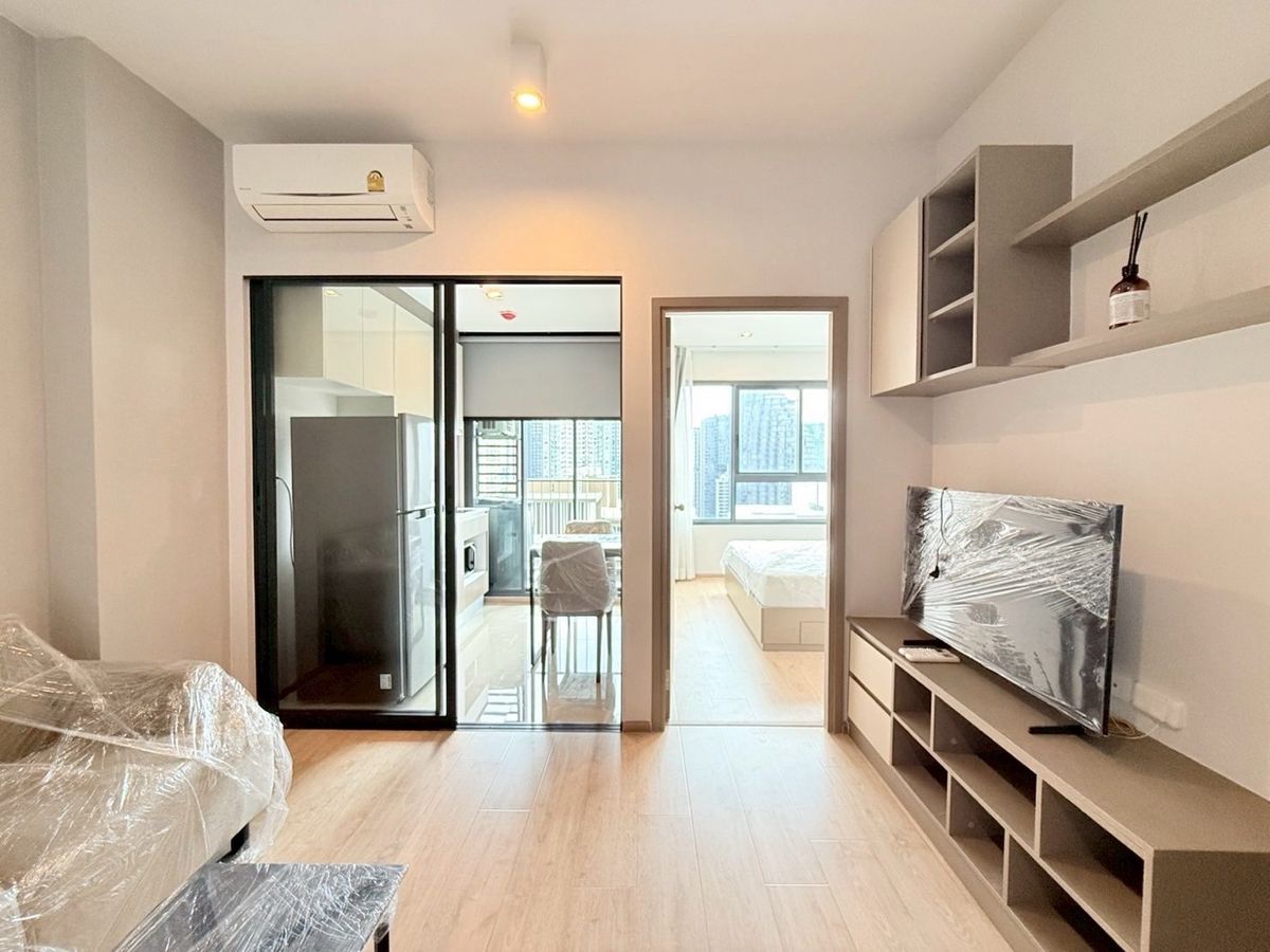 For RentCondoRama9, Petchburi, RCA : Rent 1 bedroom 31 sqm. Kitchen closed the new room IDEO RAMA9 Asoke high, complete electrical appliances.