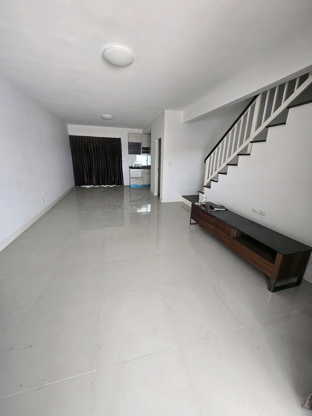 For SaleTownhomeRathburana, Suksawat : For sale: 3-storey townhouse, Town Avenue Village, Phutthabucha, empty house, good condition, free curtains for the whole house, add a little more decoration to your liking, ready to move in.