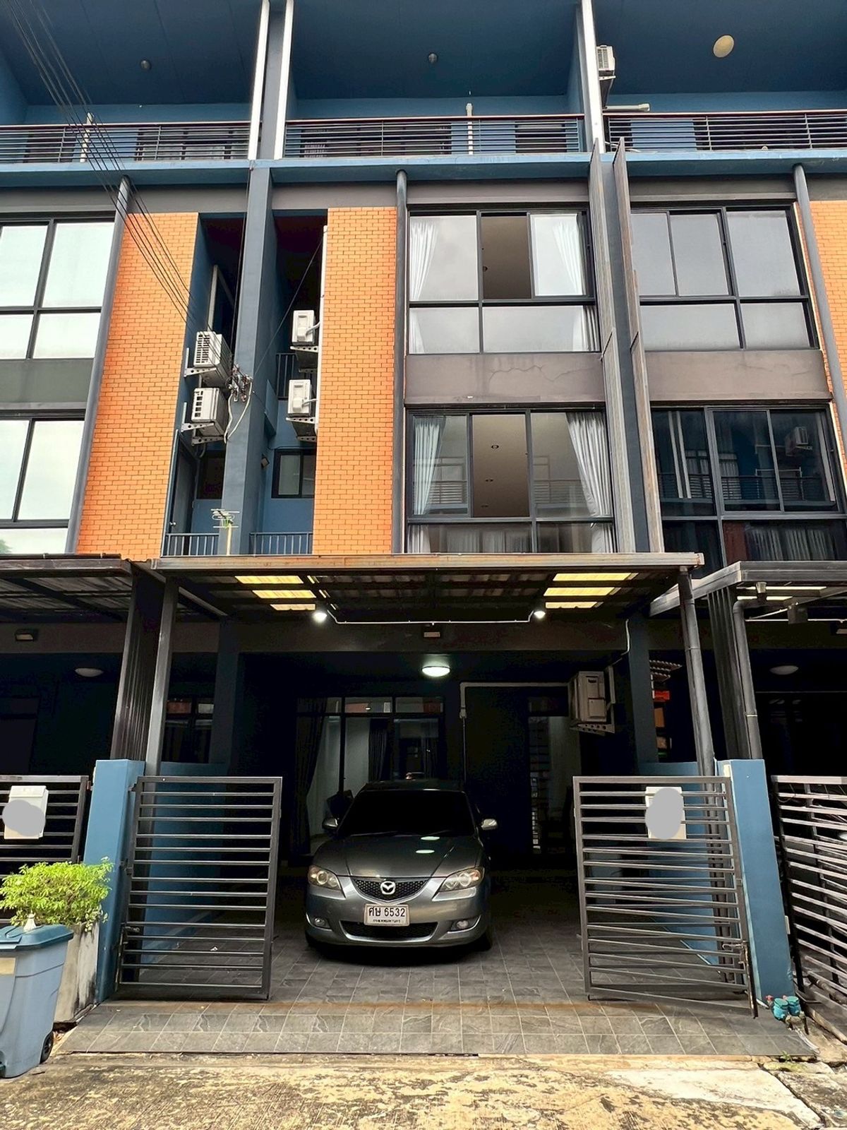 For RentTownhomeChaengwatana, Muangthong : Chaengwattana Zone with pet friendly This project is closest to the expressway in 2 minutes. 4-storey townhouse, 3 bedrooms, fully furnished, air-conditioned