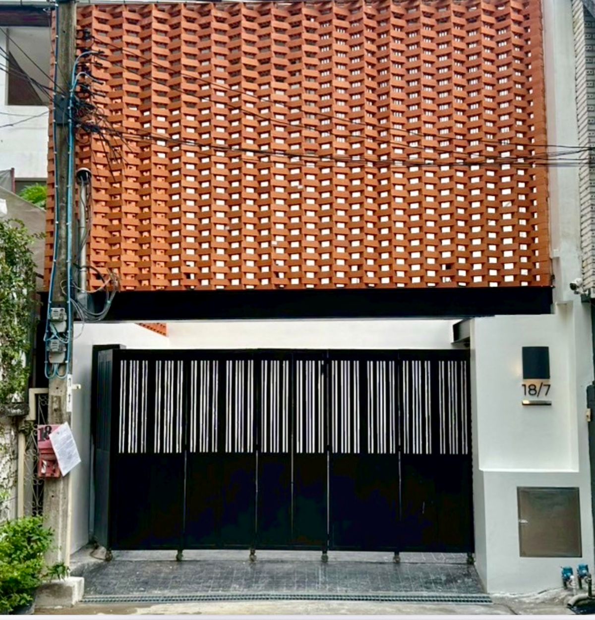 ให้เช่าโฮมออฟฟิศสุขุมวิท อโศก ทองหล่อ : Home Office Sukhumvit 49: 50 sqwah 400 sqm. 200,000/mth. Am: 0656199198