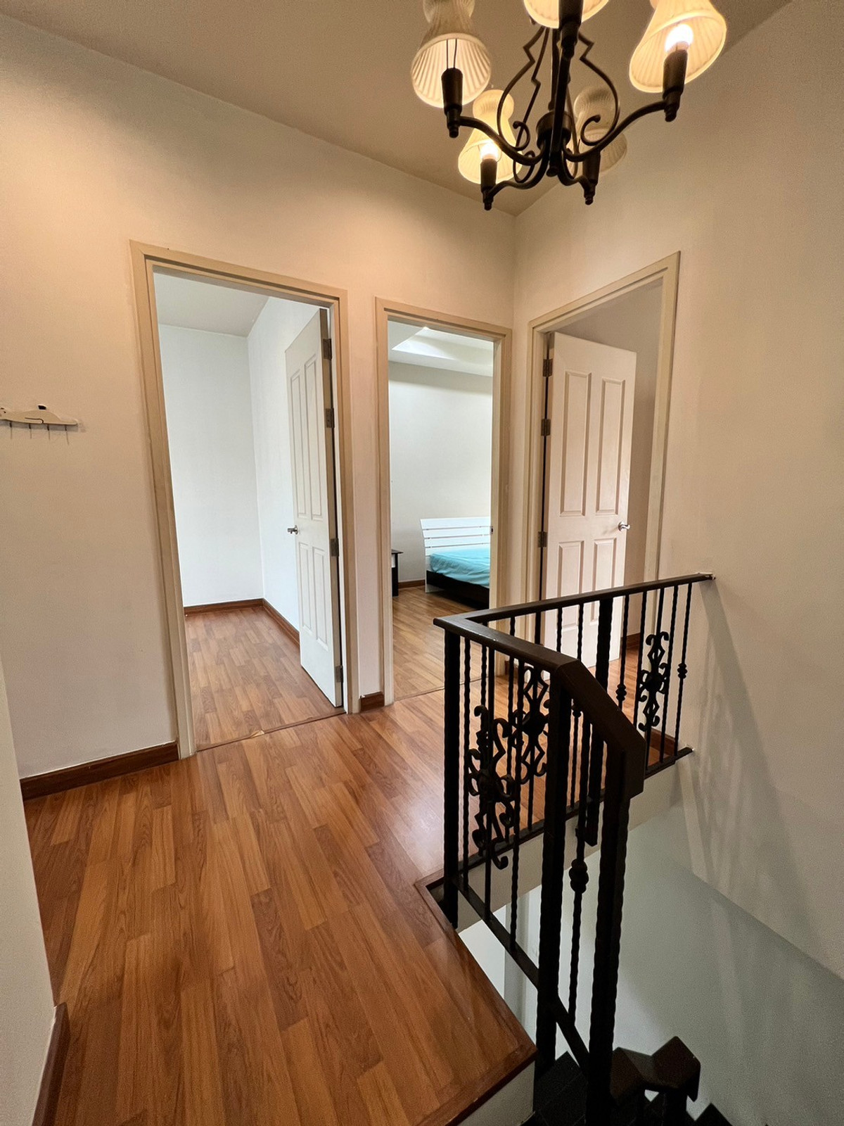 ให้เช่าทาวน์โฮมแจ้งวัฒนะ เมืองทอง : ทาวน์โฮม ซอยติวานนท์-ปากเกร็ด22 มีเฟอร์ 3ห้องนอน 2ห้องน้ำ