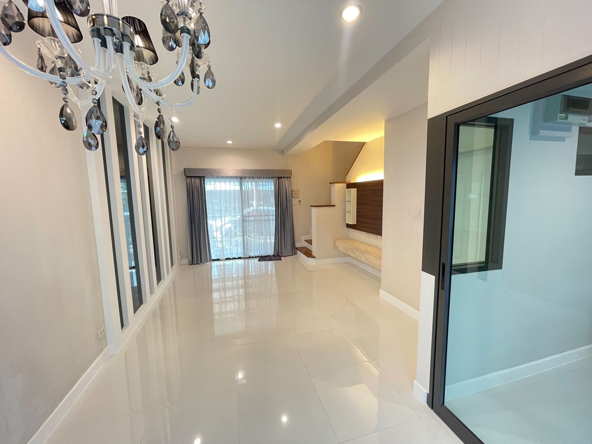 ขายทาวน์โฮมพัฒนาการ ศรีนครินทร์ : เดอะ เมทโทร พัฒนาการ - ศรีนครินทร์ / 3 ห้องนอน (ขาย), The Metro Pattanakarn - Srinakarin / 3 Bedrooms (FOR SALE) FON155