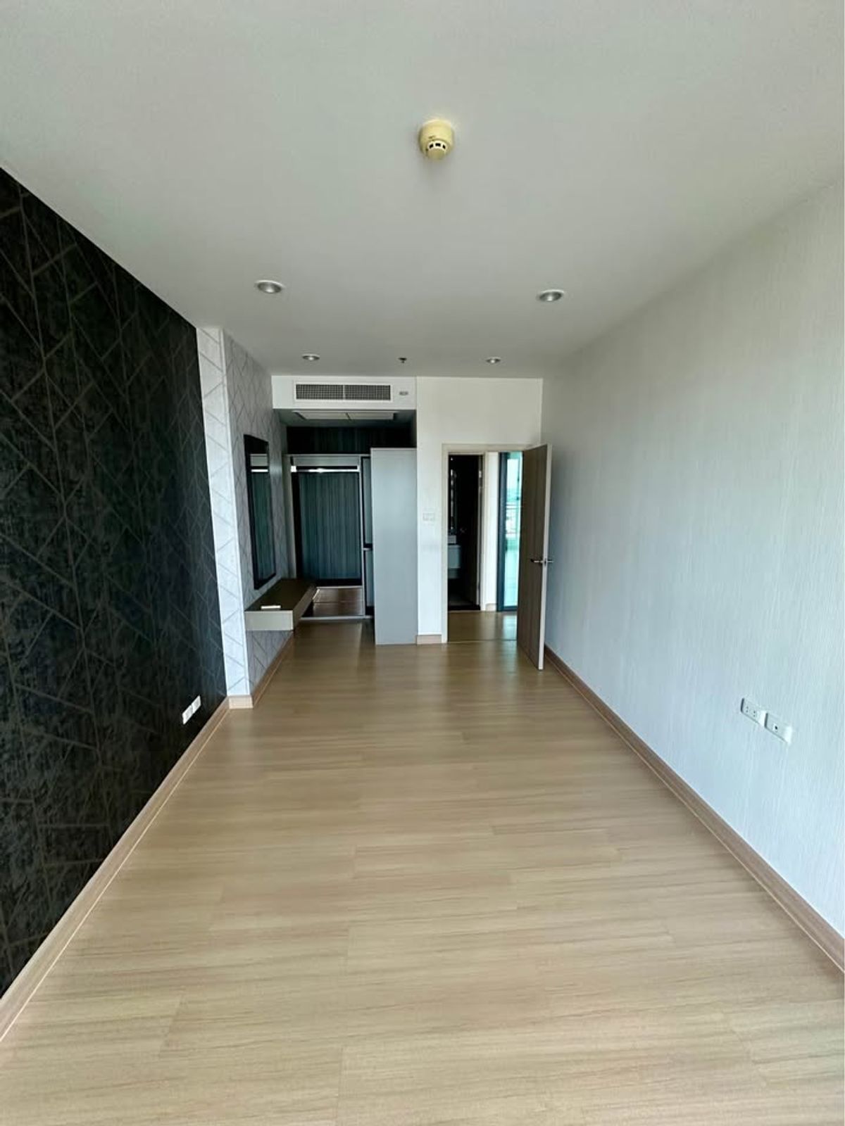 ขายคอนโดสาทร นราธิวาส : Supalai Lite Ratchada - Naradhiwas / 1 Bedroom (FOR SALE), ศุภาลัย ไลท์ รัชดา - นราธิวาส / 1 ห้องนอน (ขาย) MHOW559